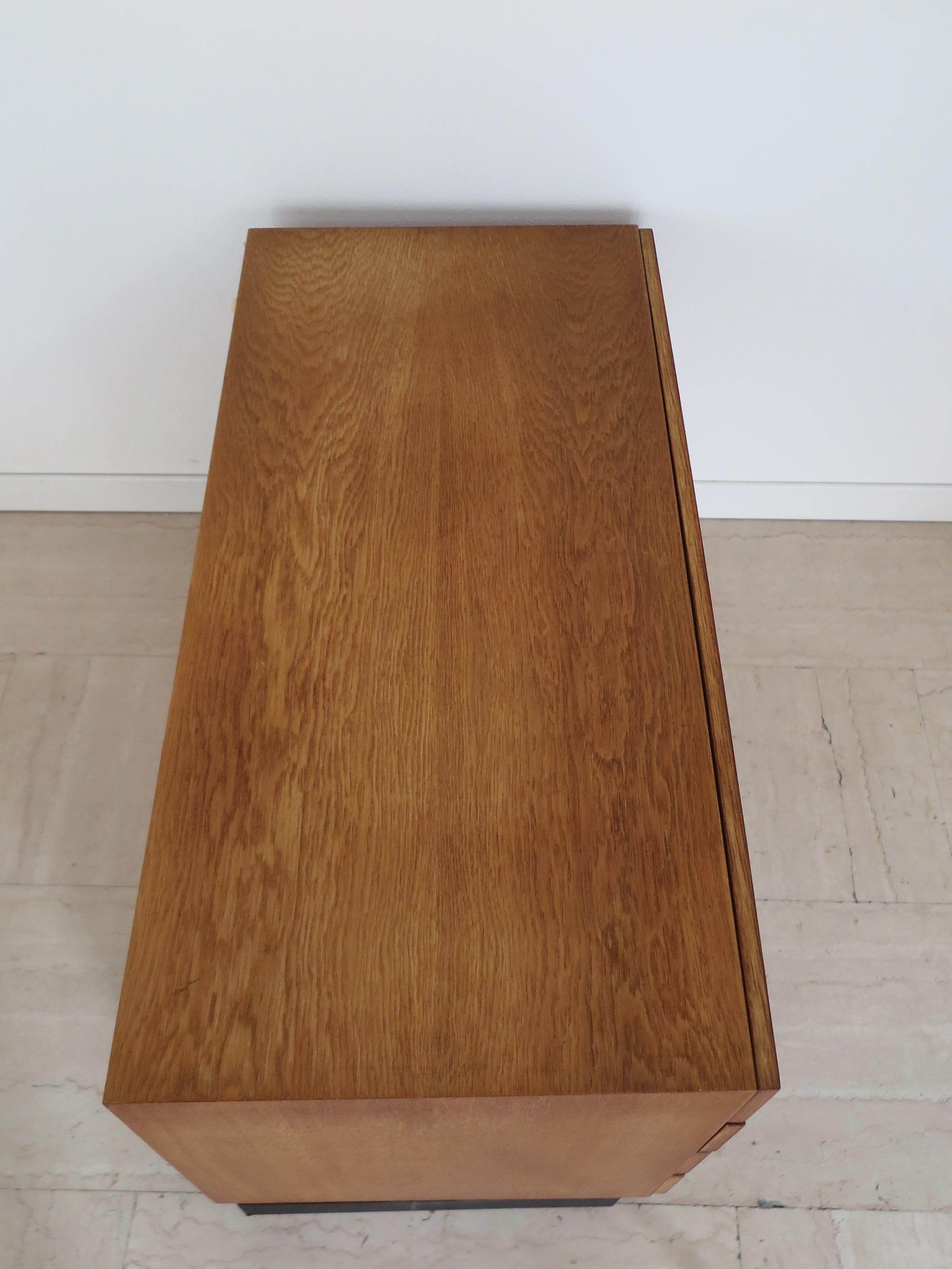 Sven Ellekar pour Bramin Mobler Commode scandinave en Oak Oak, Danemark années 1960 en vente 4