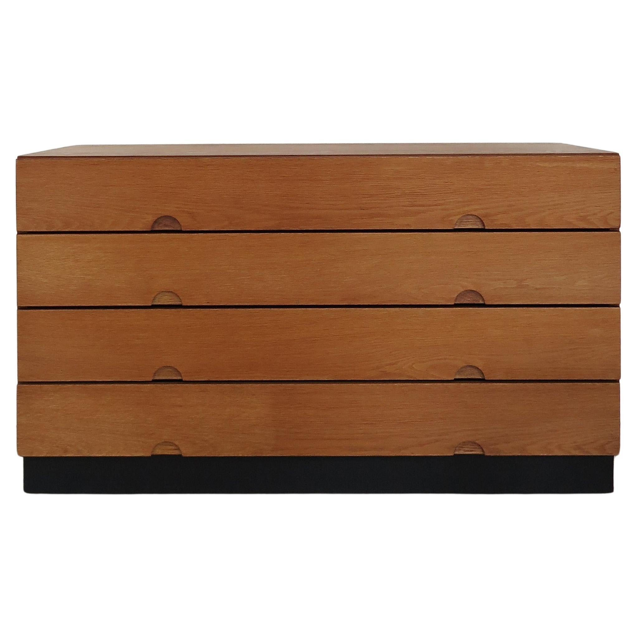 Sven Ellekar pour Bramin Mobler Commode scandinave en Oak Oak, Danemark années 1960 en vente