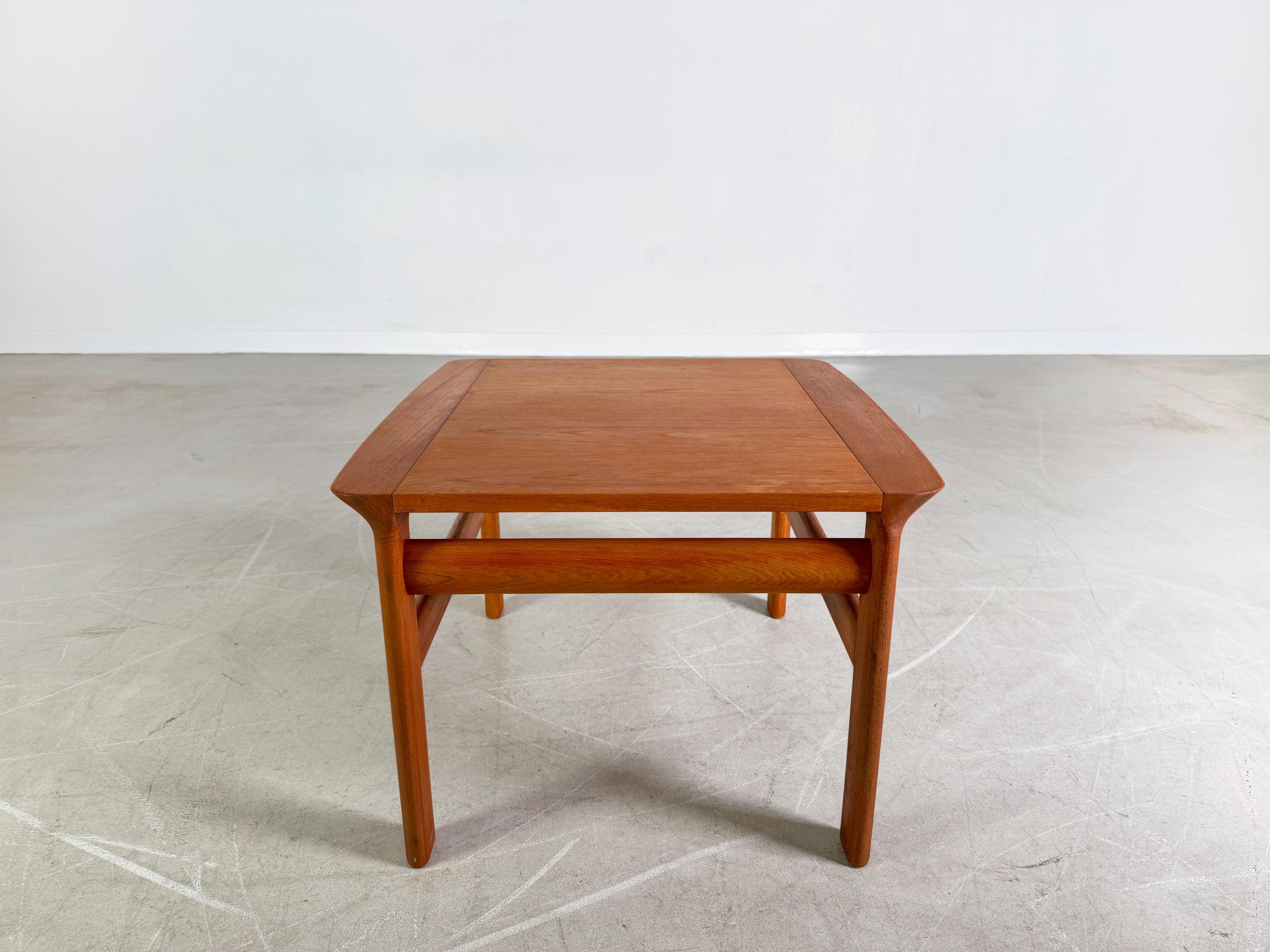 Mid-20th Century Sven Ellekär Teak Couchtisch Borneo Midcentury Komfort danish For Sale