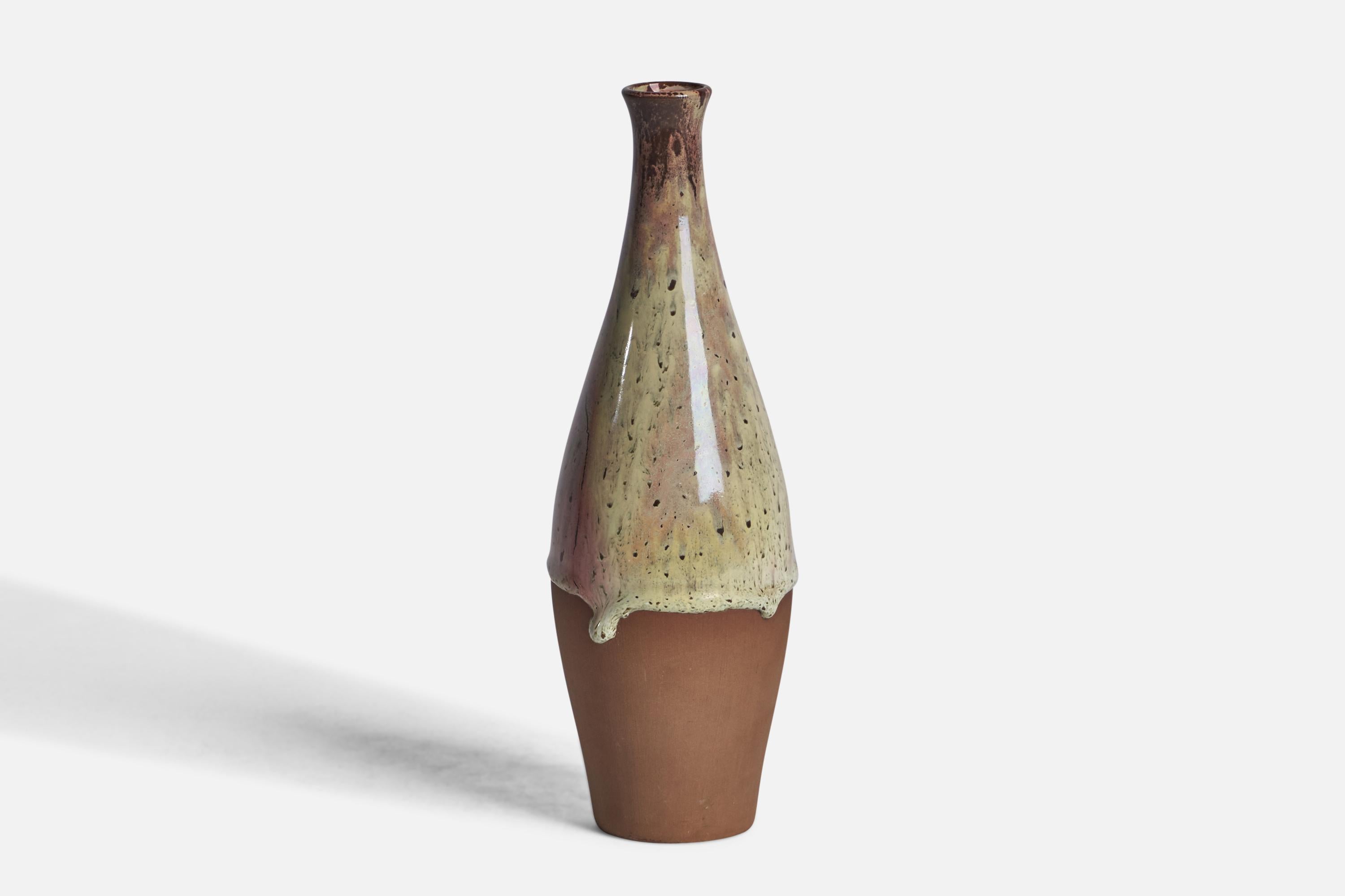 A small semi grey-glazed stoneware vase designed and produced by Sven Hofverberg, Sweden, c. 1970s.

“SH” signature on bottom