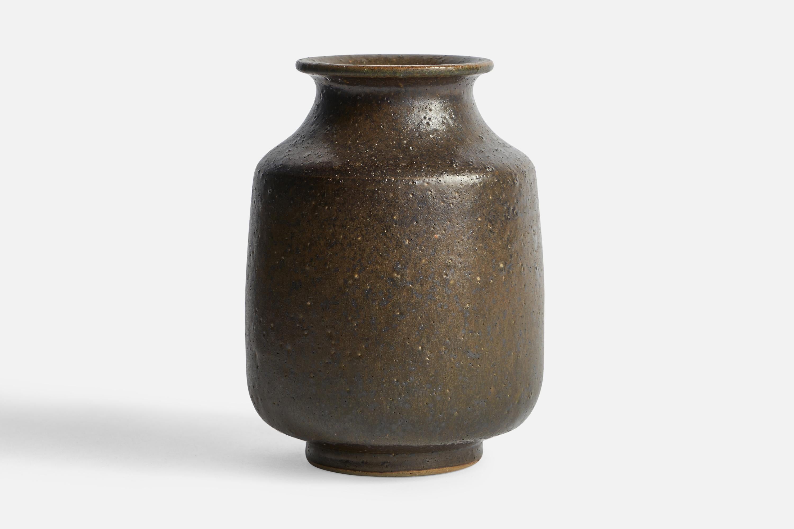 Mid-Century Modern Sven Hofverberg, Vase, Stoneware, Sweden, 1960s For Sale