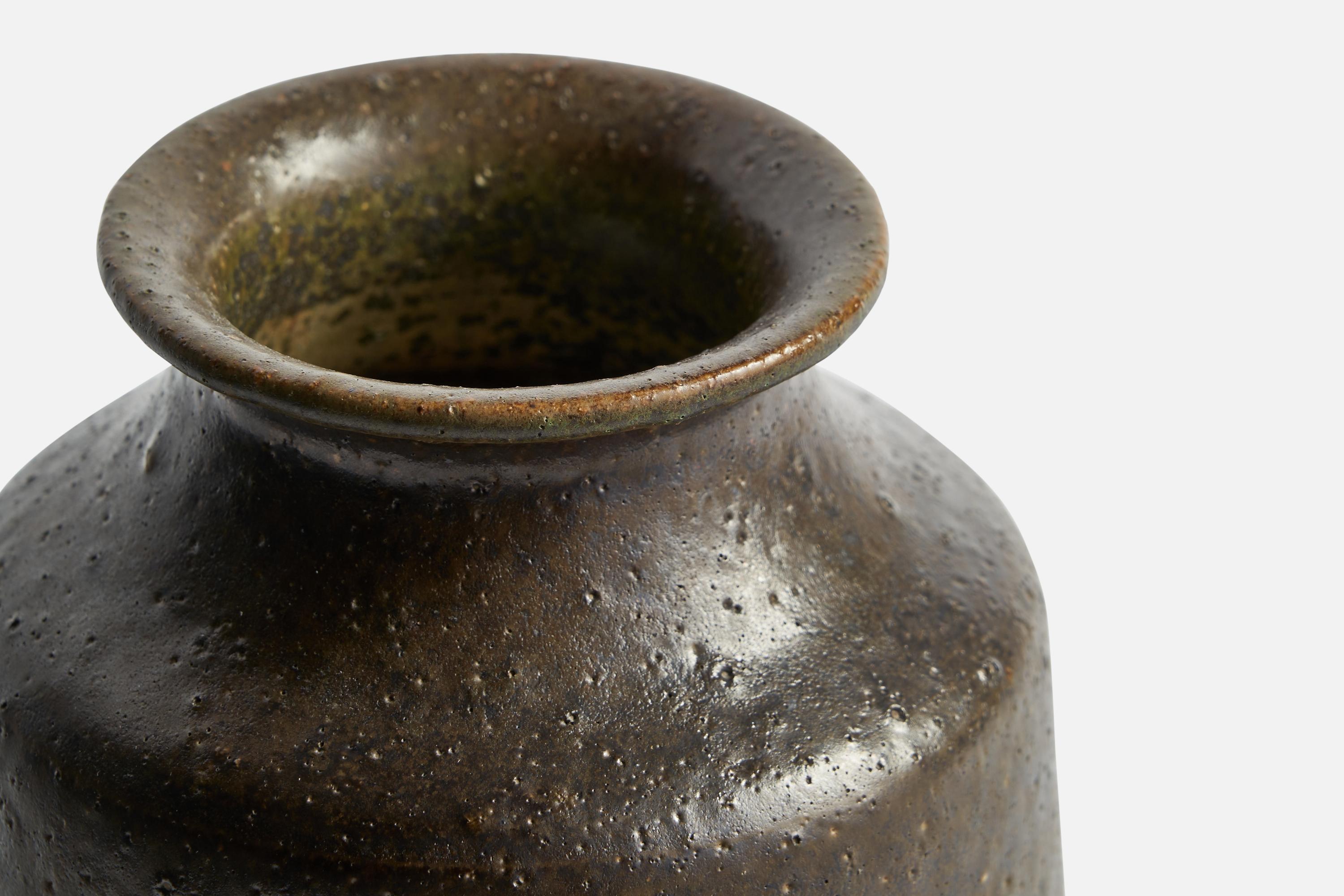 Sven Hofverberg, Vase, Stoneware, Sweden, 1960s For Sale at