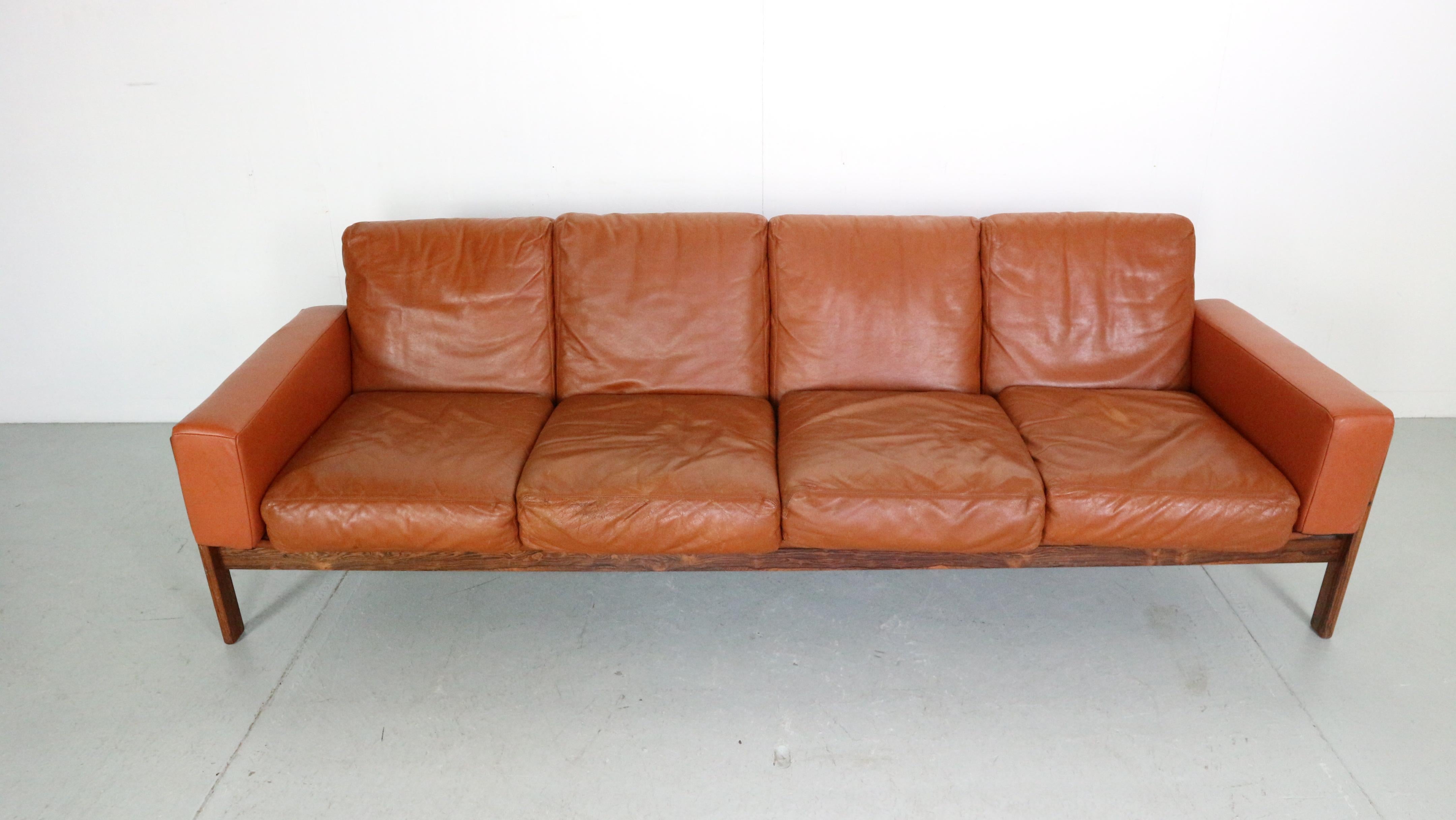 Mid-Century Modern Sven Ivar Dysthe  4-Seater Congac Leather Sofa for Dokka Møbler, 1960's Norway
