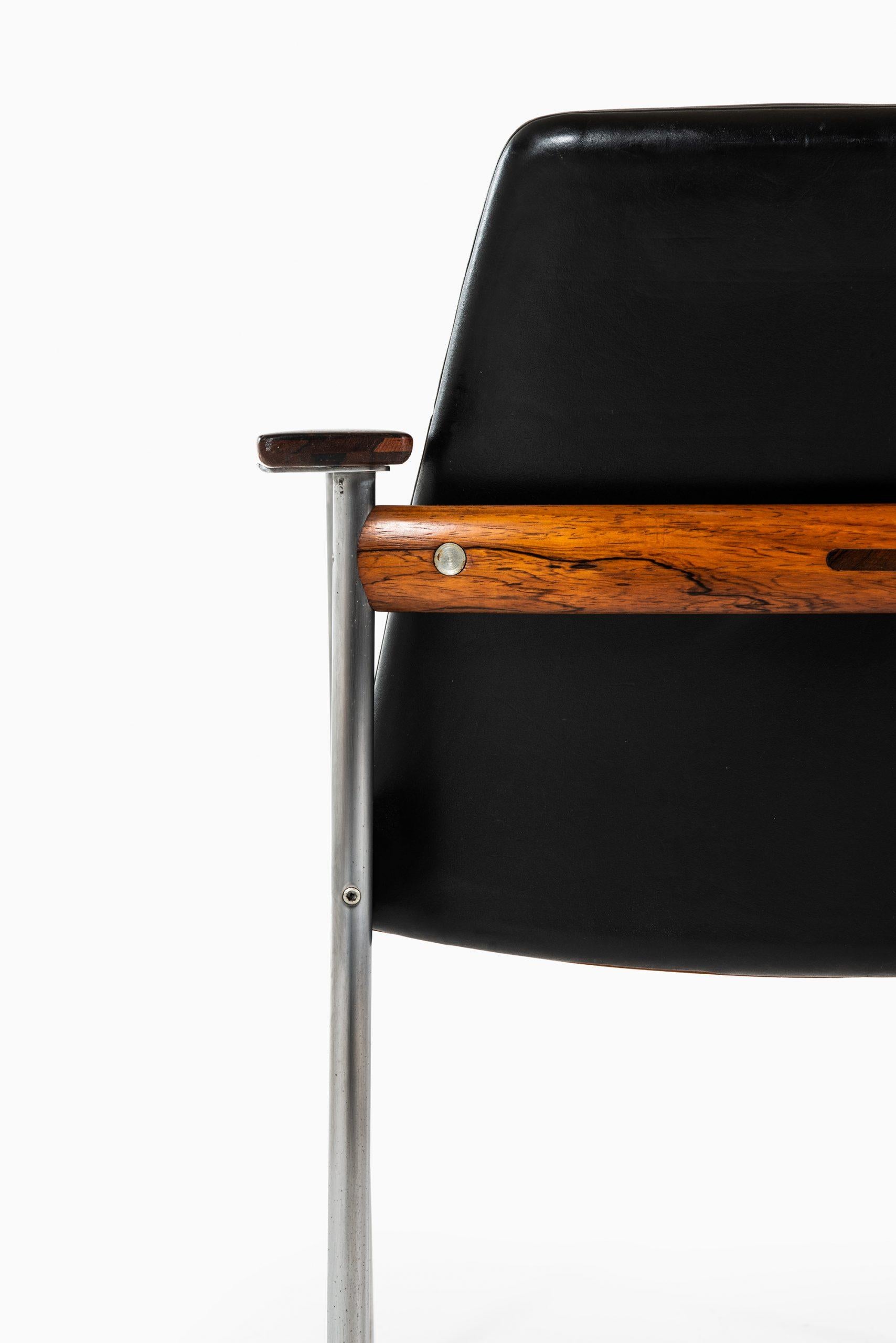 Sven Ivar Dysthe Armchairs Model 1001 Produced by Dokka Møbler in Norway In Good Condition In Limhamn, Skåne län