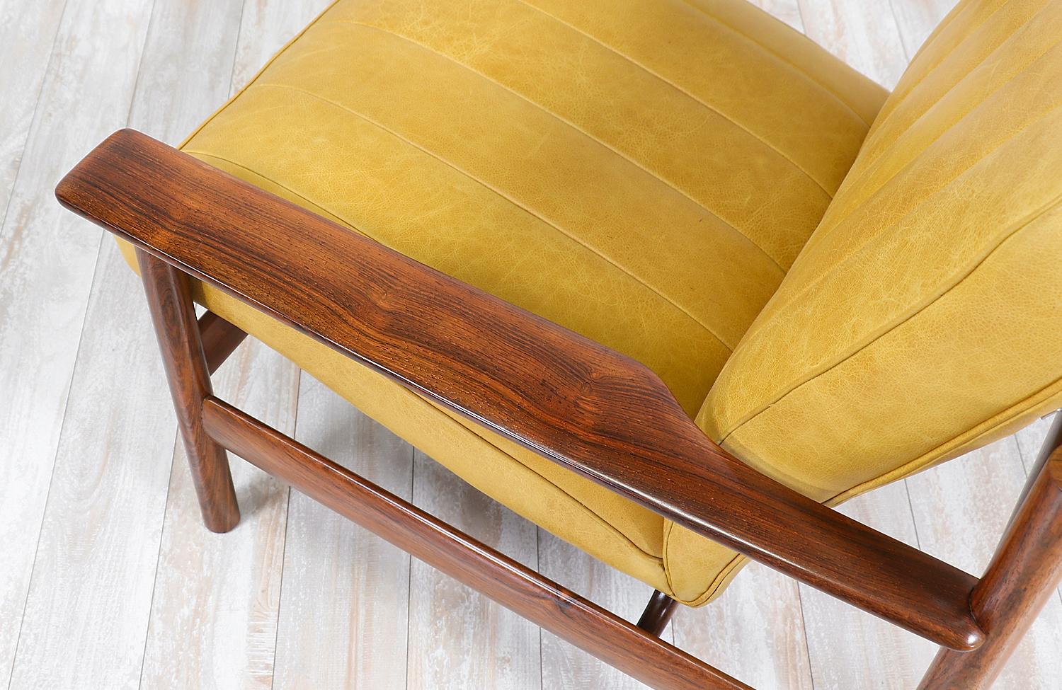 Sven Ivar Dysthe Model-1001 Rosewood and Leather Lounge Chair for Dokka Møbler (Mitte des 20. Jahrhunderts)