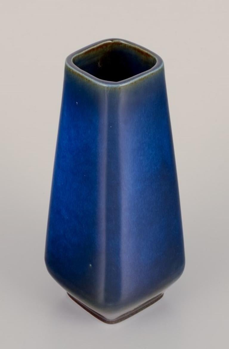 Sven Jonson für Gustavsberg. Vase „Lagun“ aus glasiertem Steingut. (Skandinavische Moderne) im Angebot