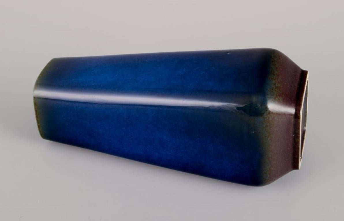 Sven Jonson für Gustavsberg. Vase „Lagun“ aus glasiertem Steingut. im Zustand „Hervorragend“ im Angebot in Copenhagen, DK