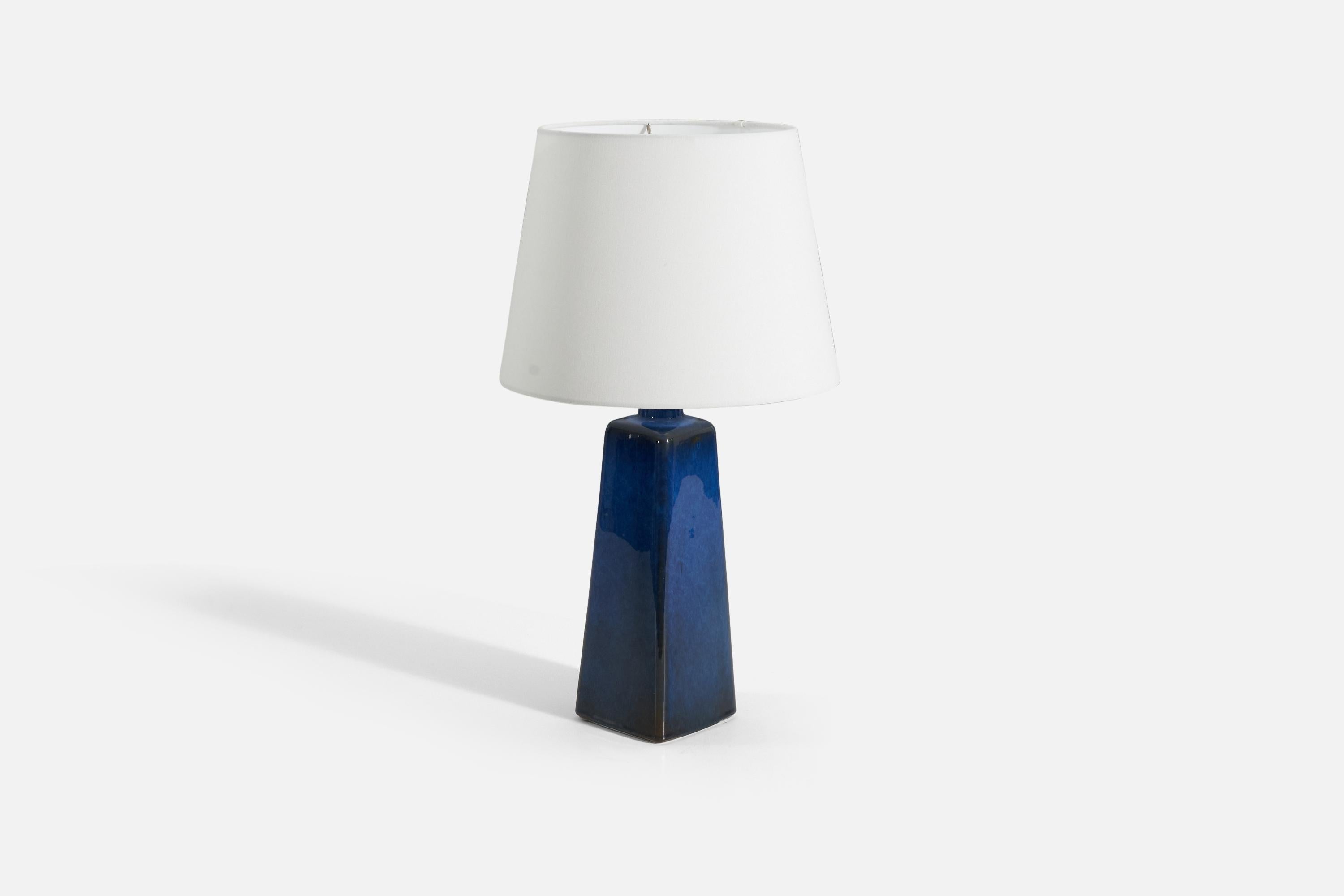  Sven Jonson, Table Lamp, Blue-Glazed Stoneware, Gustavsberg, Sweden, 1950s In Good Condition For Sale In High Point, NC
