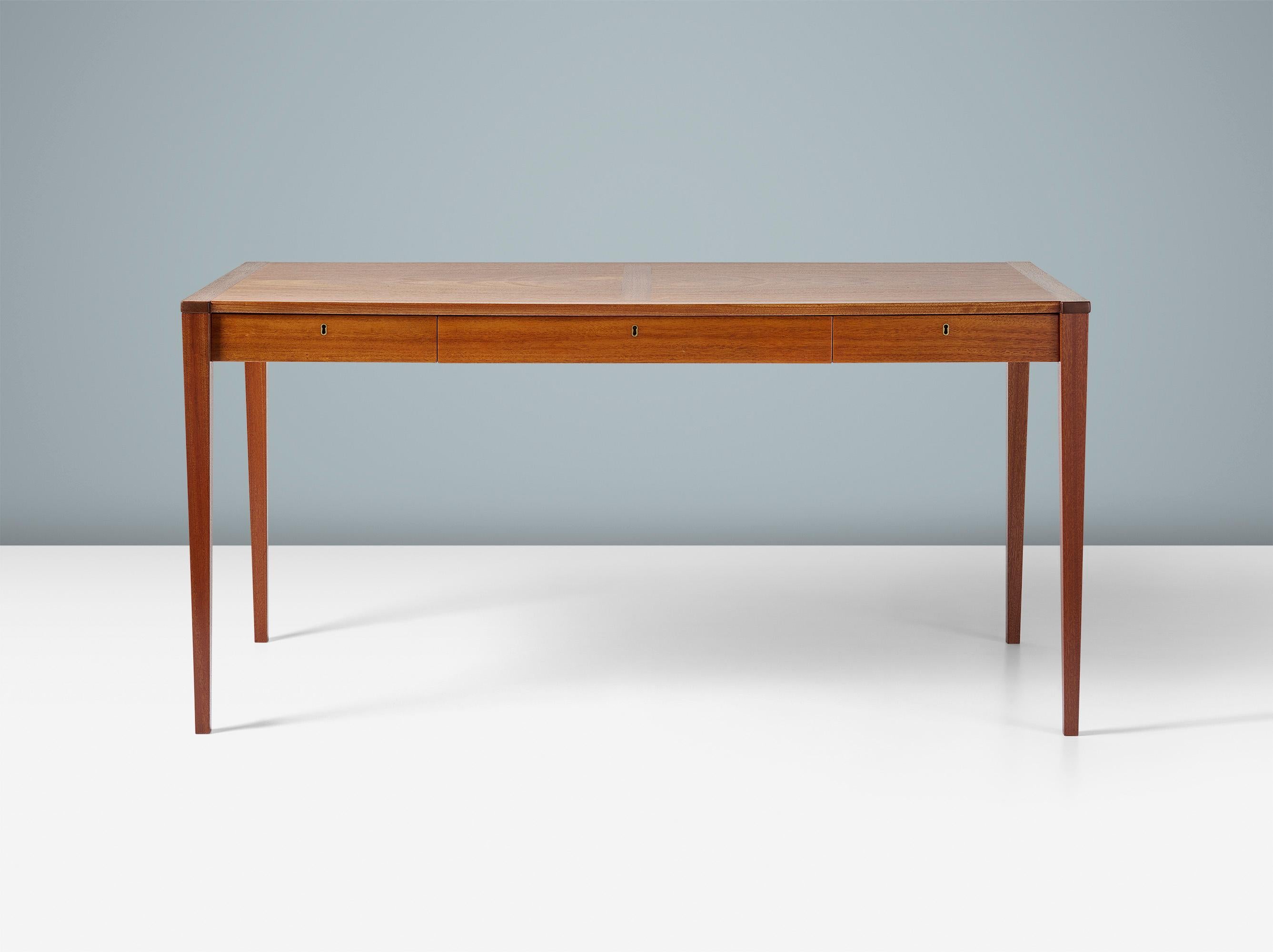 Sven Langkilde 1960er Jahre Dänischer Mahagoni-Schreibtisch (Skandinavische Moderne) im Angebot