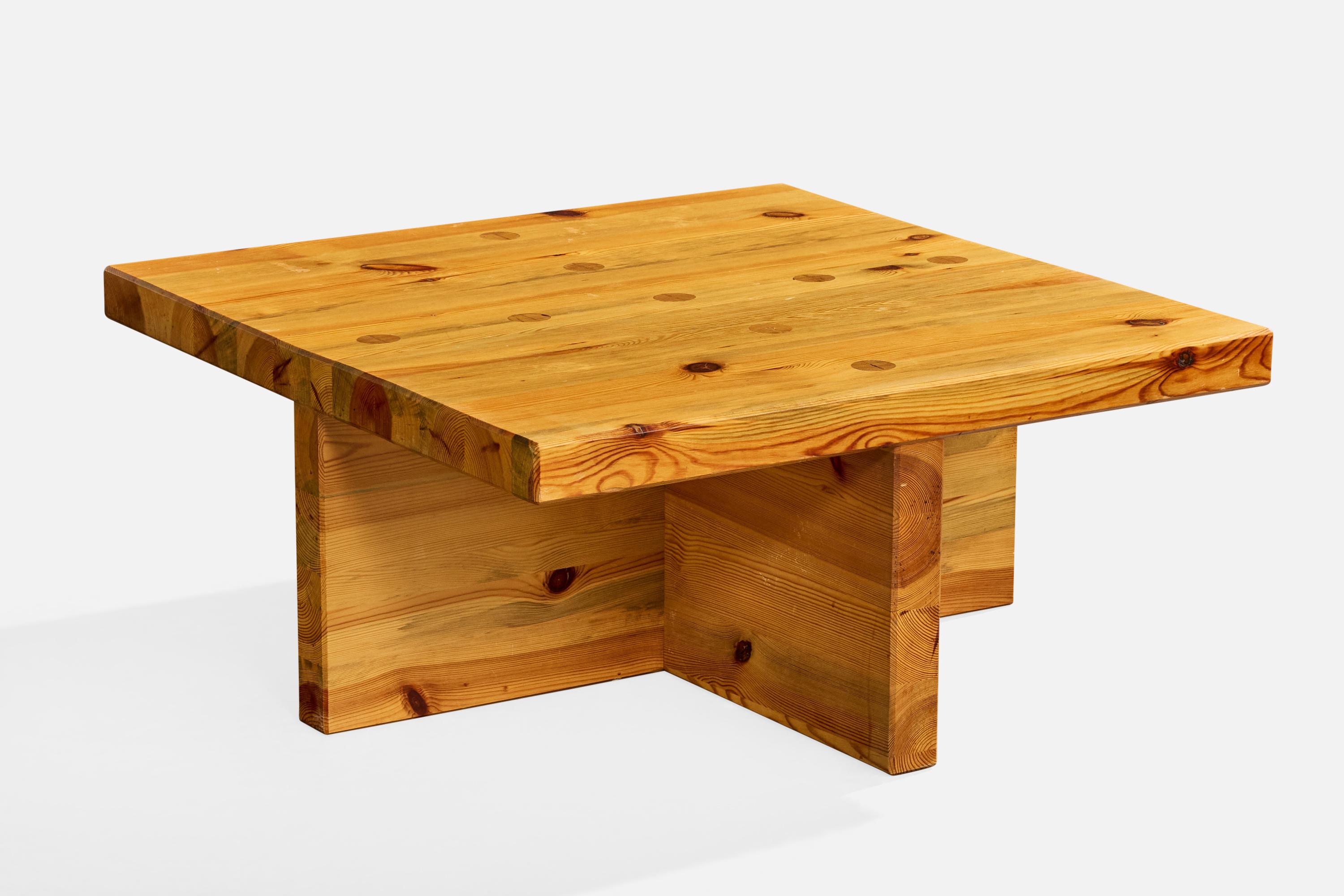 A pine coffee table designed by Sven Larsson and produced by Sven Larsson Möbel-Shop, Sweden, c. 1970s.

Minor imperfections to tabletop surface from normal use.

Overall Dimensions (inches): 18.0