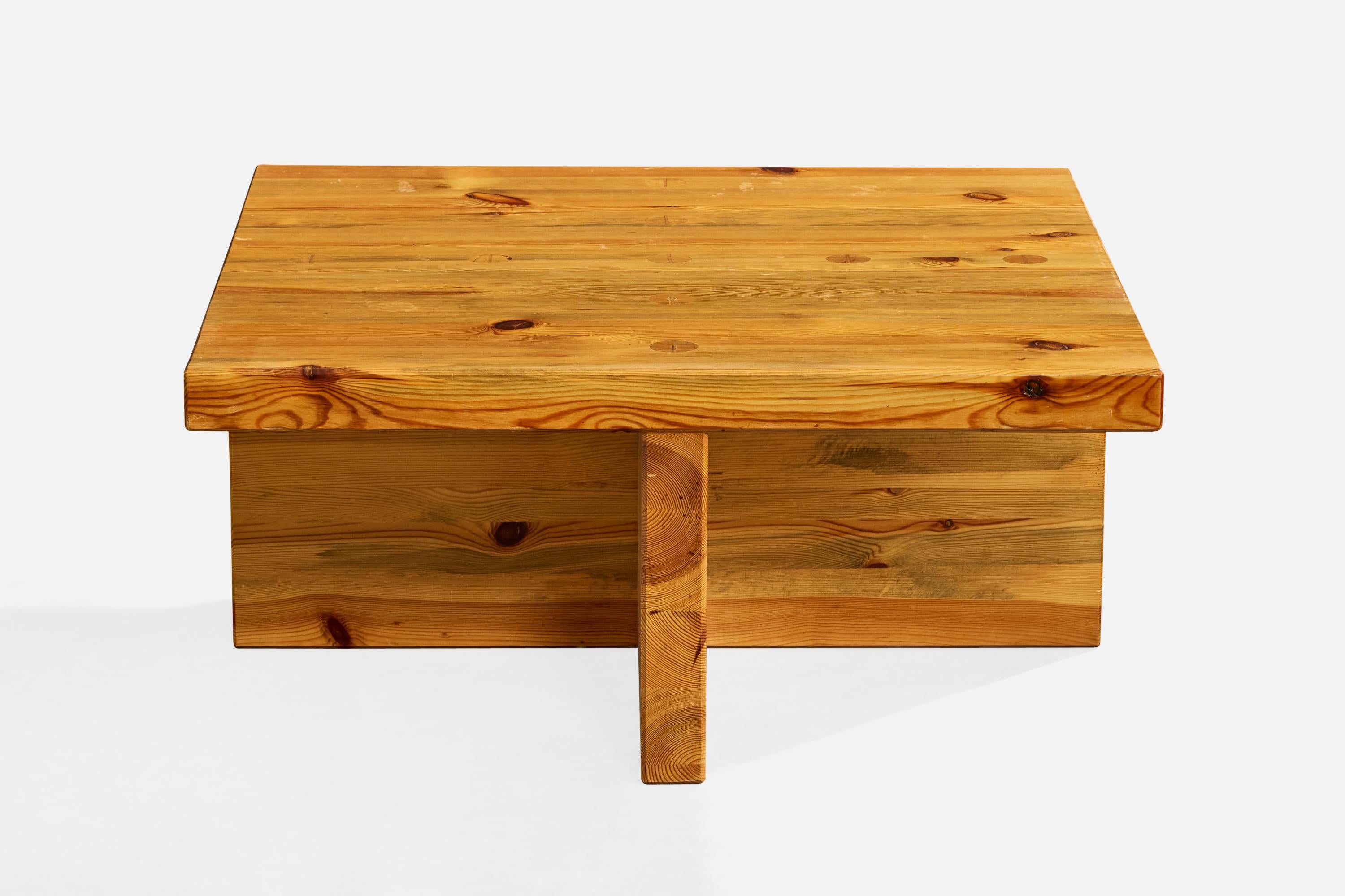 Sven Larsson, Coffee Table, Pine, Sweden, 1970s (Moderne der Mitte des Jahrhunderts) im Angebot