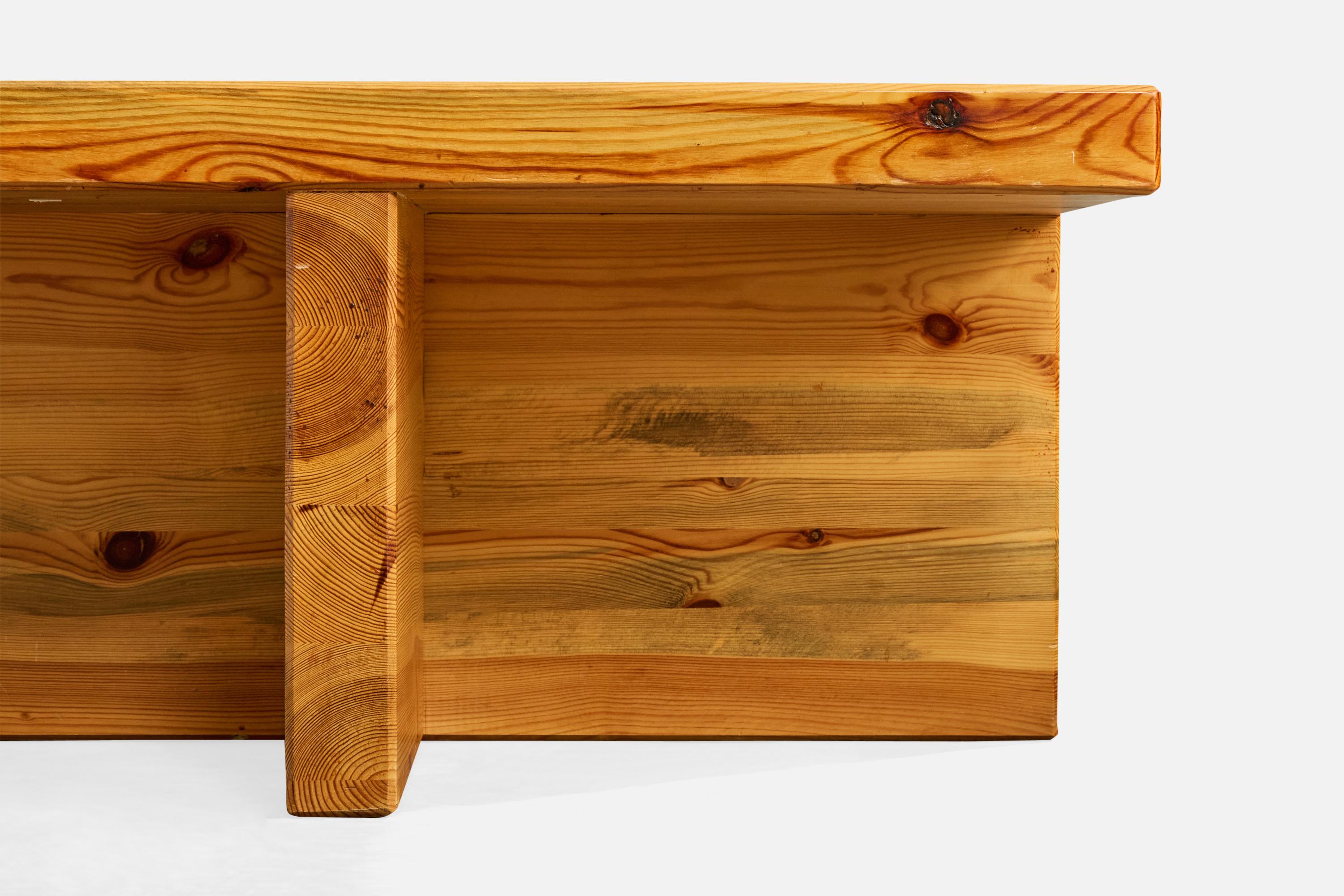 Sven Larsson, Coffee Table, Pine, Sweden, 1970s im Zustand „Relativ gut“ im Angebot in High Point, NC