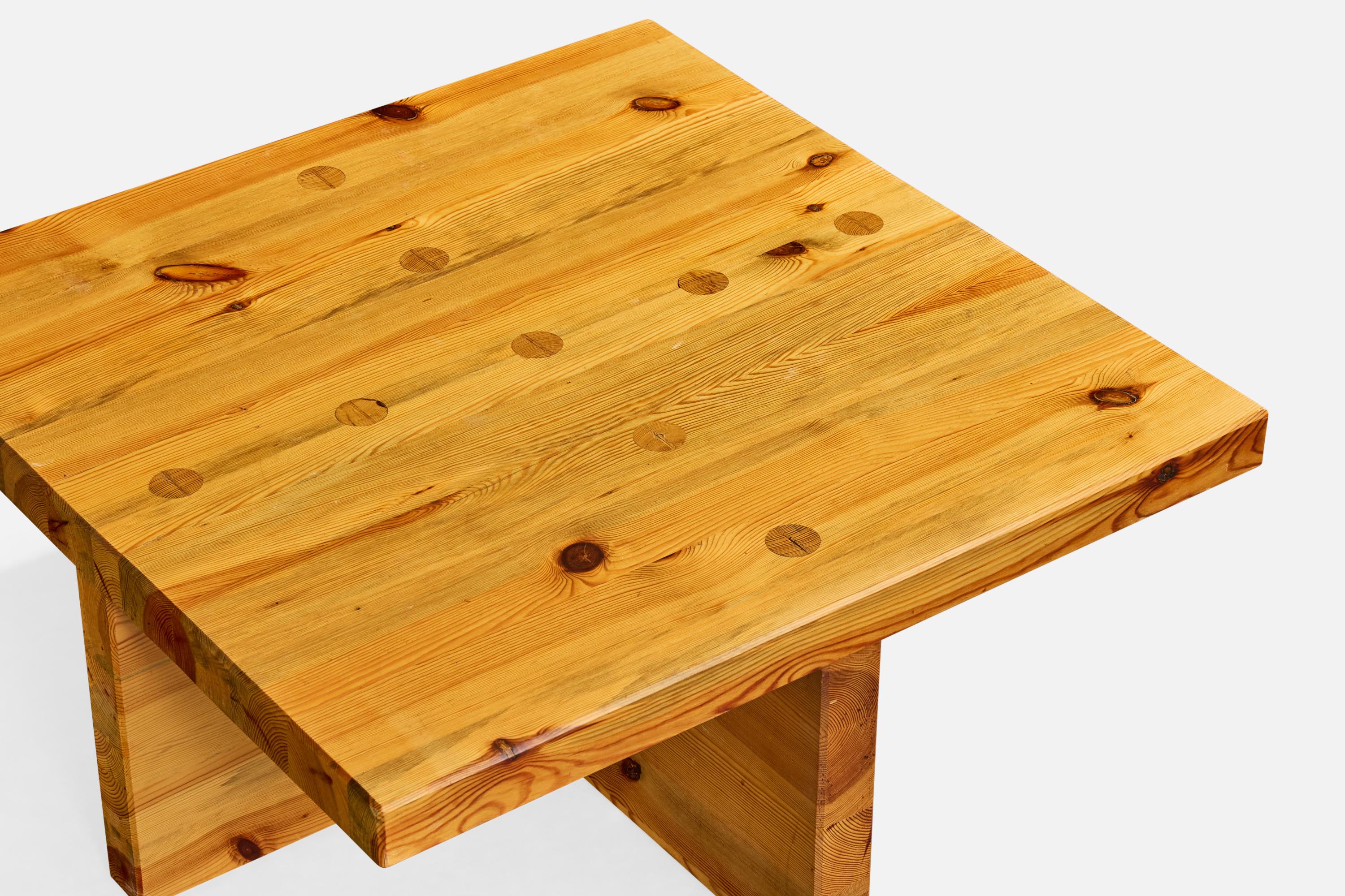 Sven Larsson, Coffee Table, Pine, Sweden, 1970s (Ende des 20. Jahrhunderts) im Angebot