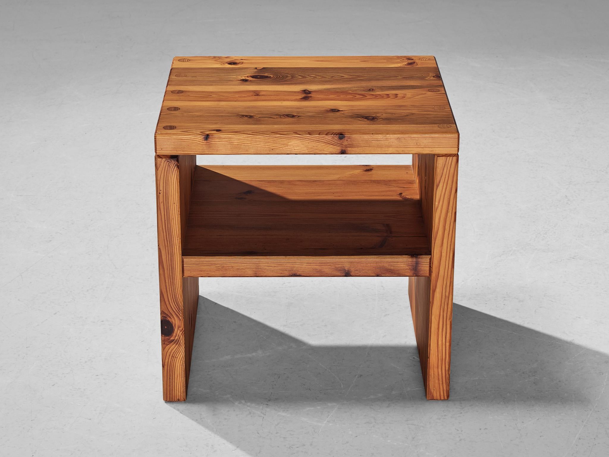 Sven Larsson Side Table in Solid Pine In Good Condition For Sale In Waalwijk, NL