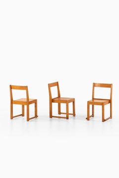 Chaises pour enfants produites en Suède par Sven Markelius