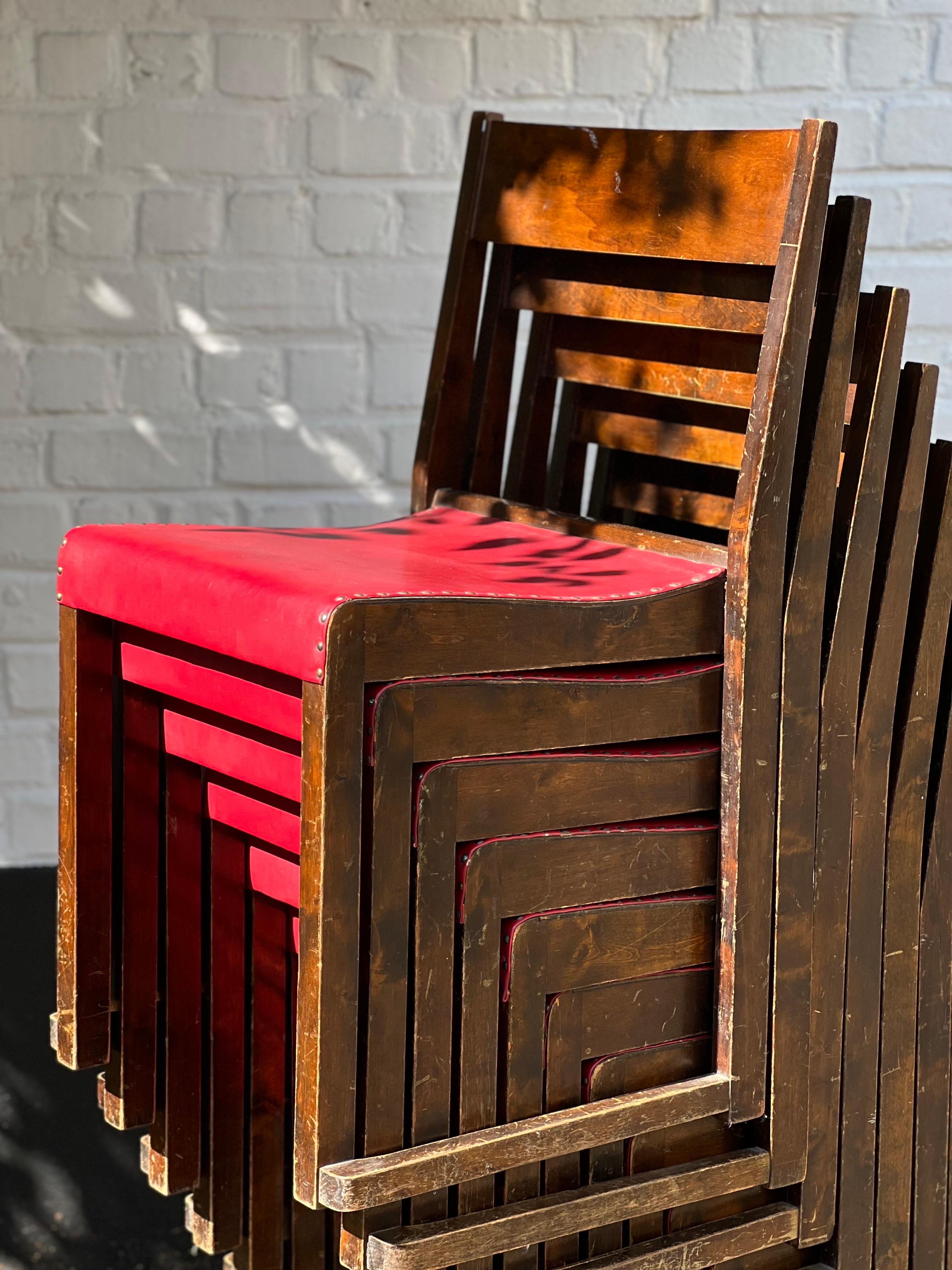 Sven Markelius chaises empilables modernistes rouge et brown foncé 1931 rare ensemble de 10 4