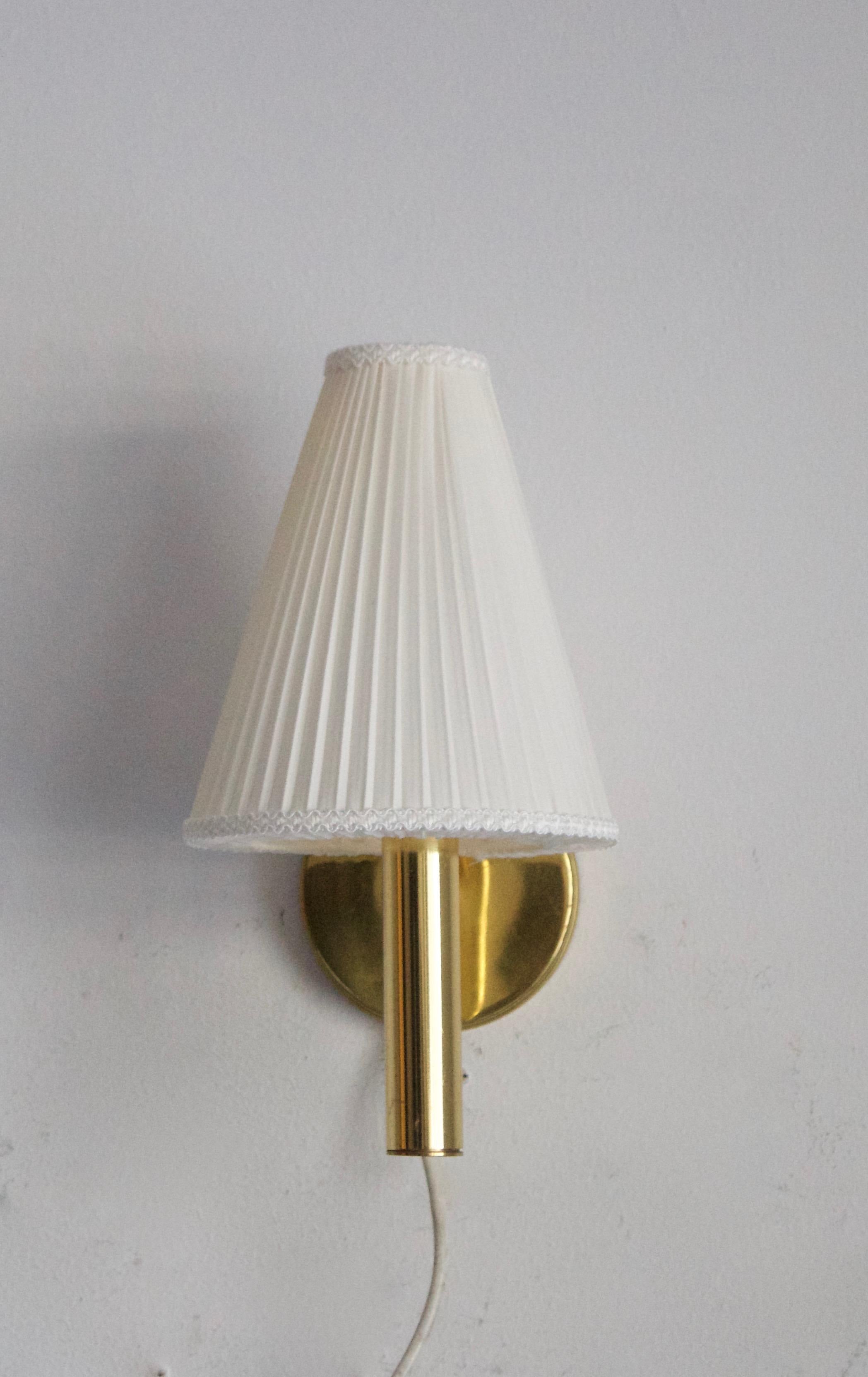 Mid-Century Modern Sven Mejlstrøm, Wall Lights, Brass, Fabric, MS Belysning, Denmark, 1960s For Sale