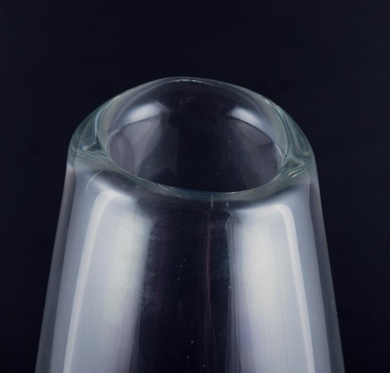 Scandinave moderne Sven Palmquist pour Orrefors, Suède Grand et mince vase d'art en verre transparent en vente