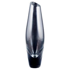 Sven Palmquist for Orrefors, Sweden. Tall and slim art glass vase in clear glass