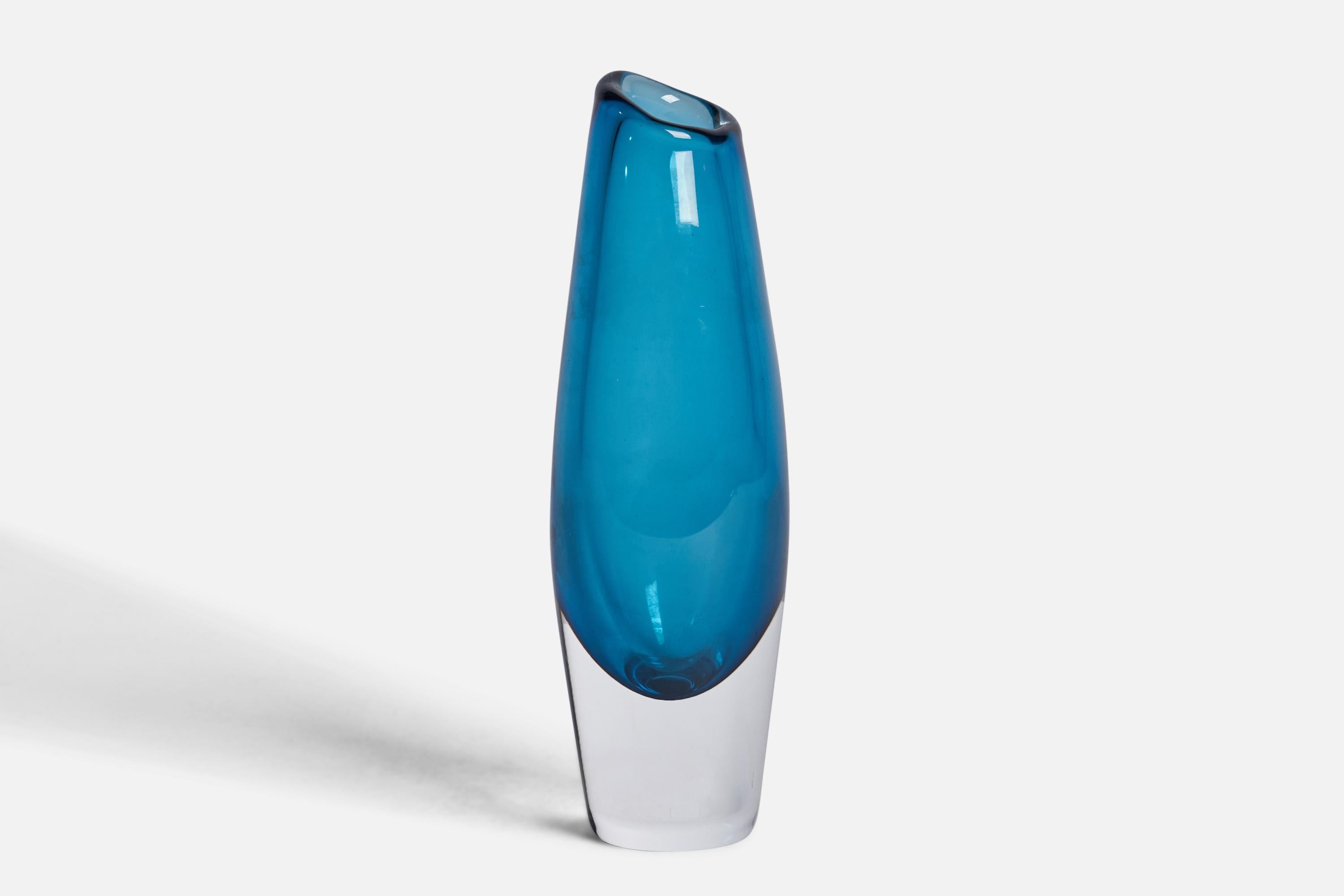 Vase Sommerso en verre soufflé de couleur bleue, conçu par Sven Palmqvist et produit par Orrefors, Suède, années 1950.