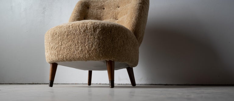 Sven Staaf, Lounge Chair, Beige Shearling, Wood, Sweden, 1940s For Sale 3