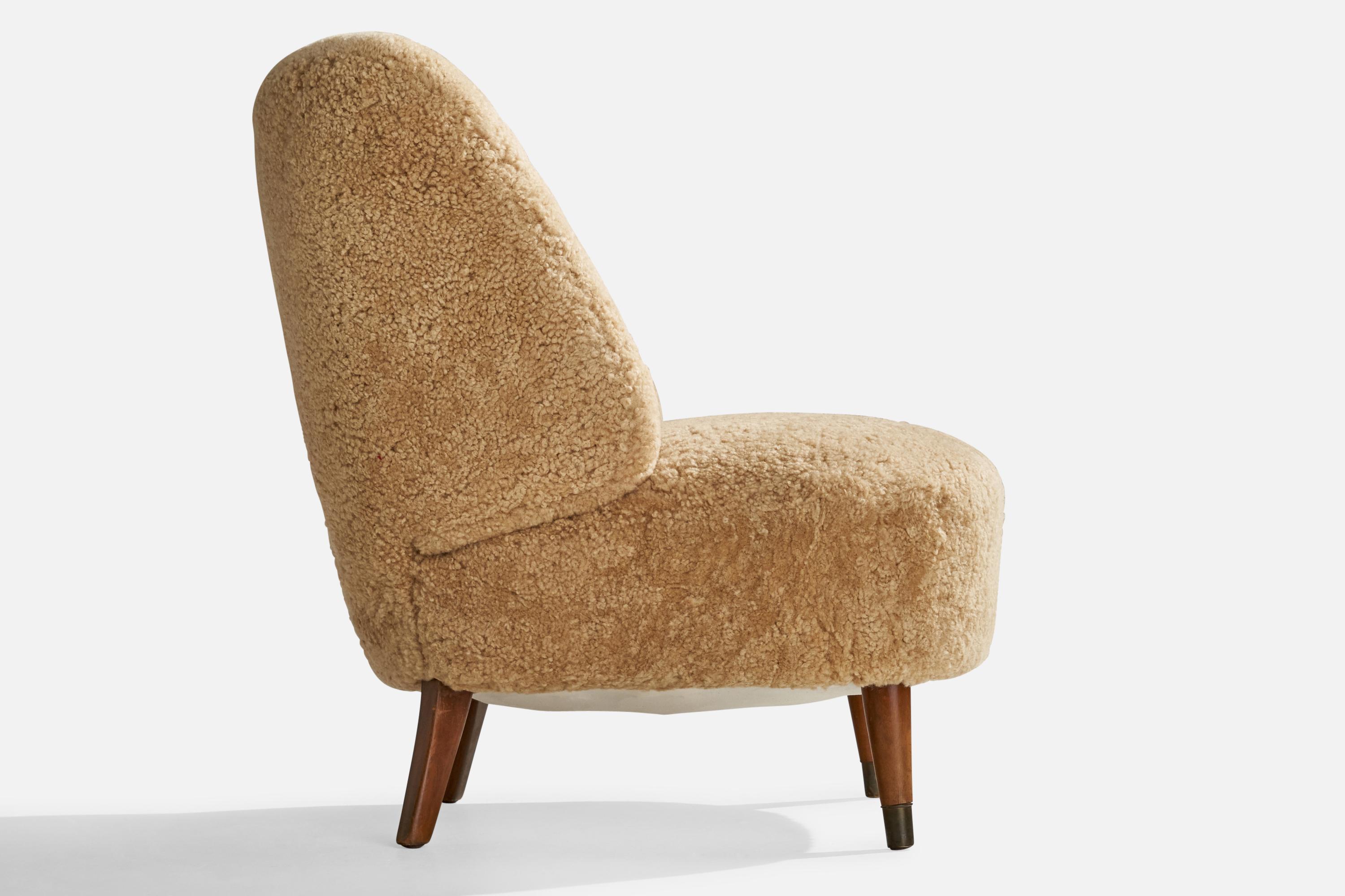 Sven Staaf, Lounge Chair, Shearling, Wood, Sweden, 1940s For Sale 1