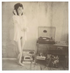 Wer ist George Michael? - Polaroid, Farbe, 21. Jahrhundert, Zeitgenössisch, Akt, Frauen