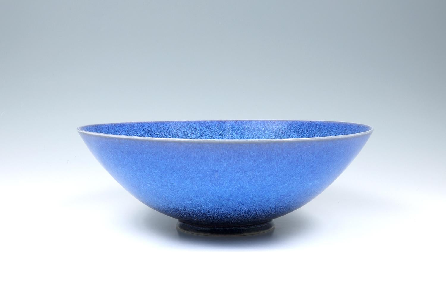 Sven Wejesfelt, Large Blue and Red Stoneware Bowl , Gustavsberg, Sweden 1991 In Good Condition For Sale In Tokyo, 13