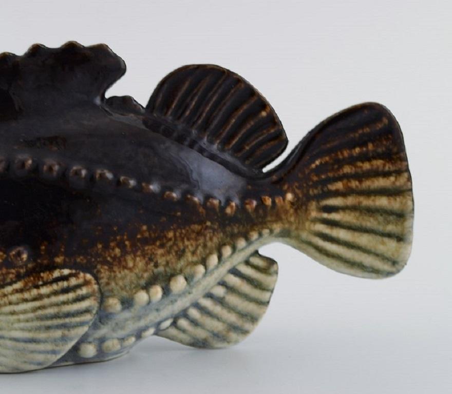 Fin du 20e siècle Sven Wejsfelt pour Gustavsberg, poisson à coutures uniques en céramique émaillée en vente