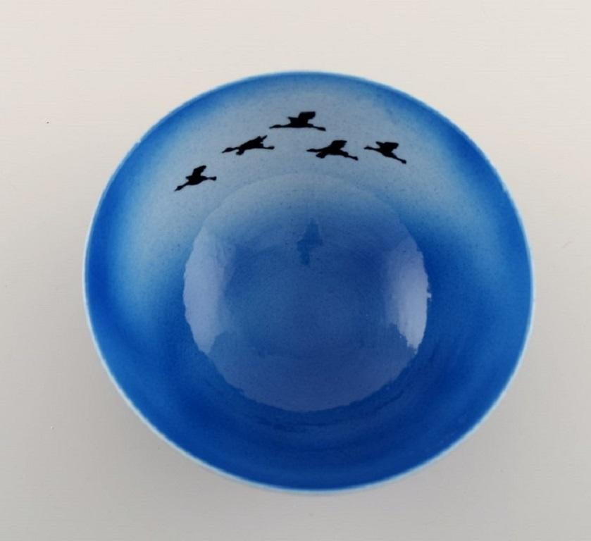 Sven Wejsfelt for Gustavsberg Studio, Unique Bowl with Birds In Excellent Condition For Sale In Copenhagen, DK