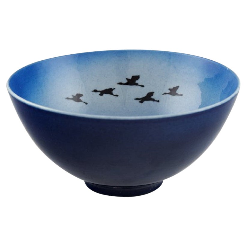 Sven Wejsfelt para Gustavsberg Studio, Cuenco único con pájaros en venta