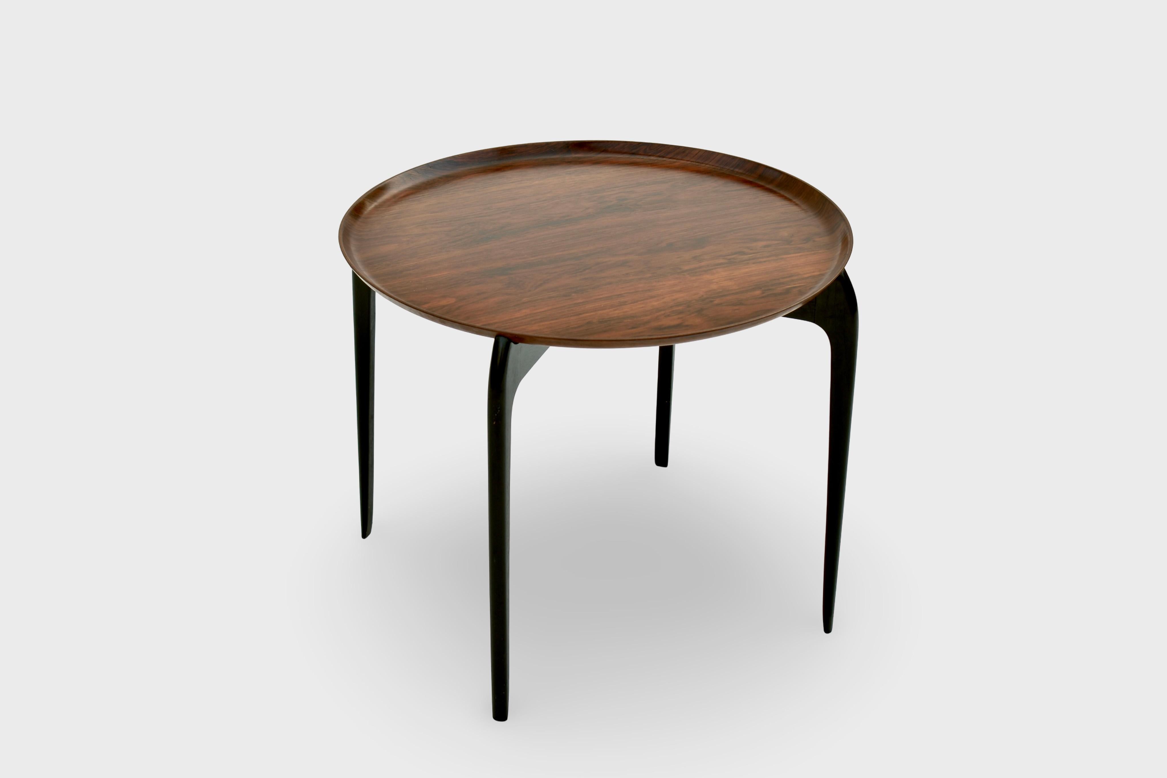 Sven Willumsen & H. Engholm table d'appoint en bois de rose pour Fritz Hansen en vente 5