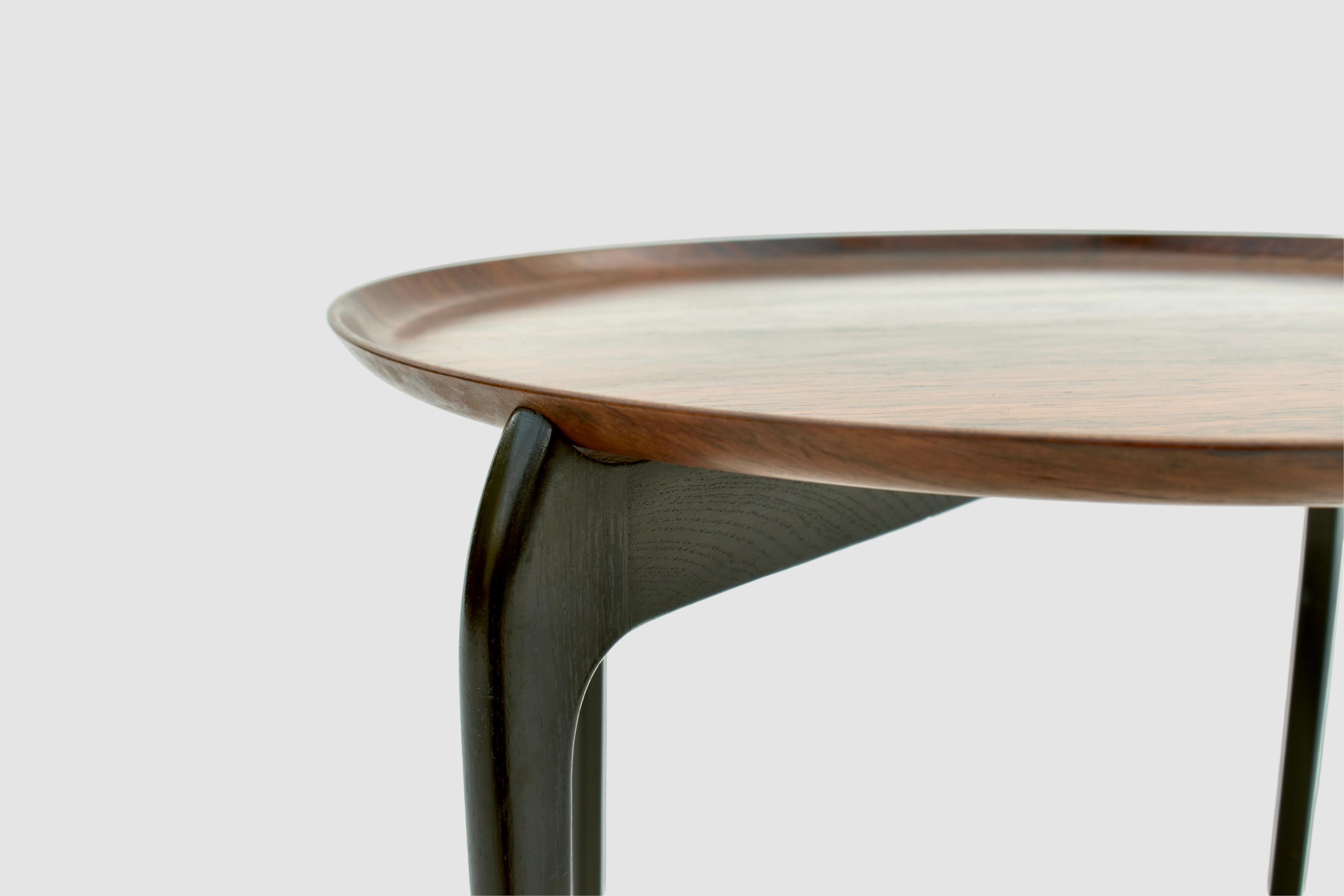 Danois Sven Willumsen & H. Engholm table d'appoint en bois de rose pour Fritz Hansen en vente