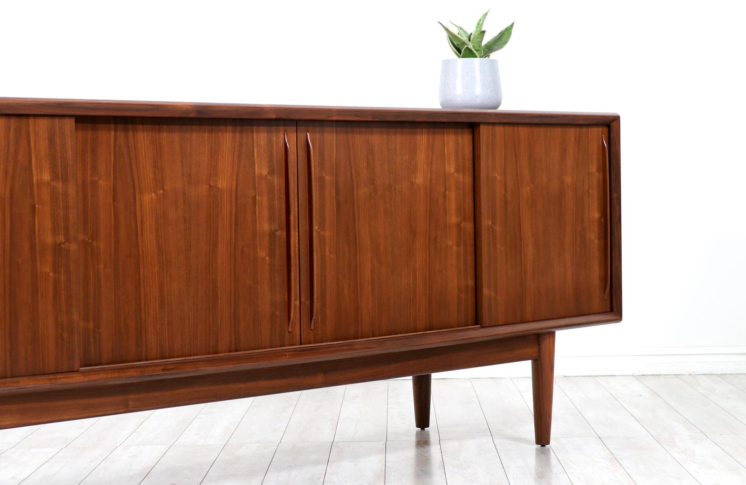 Svend A. Madsen Curved-Front Teak Credenza for H.P. Hansen 1