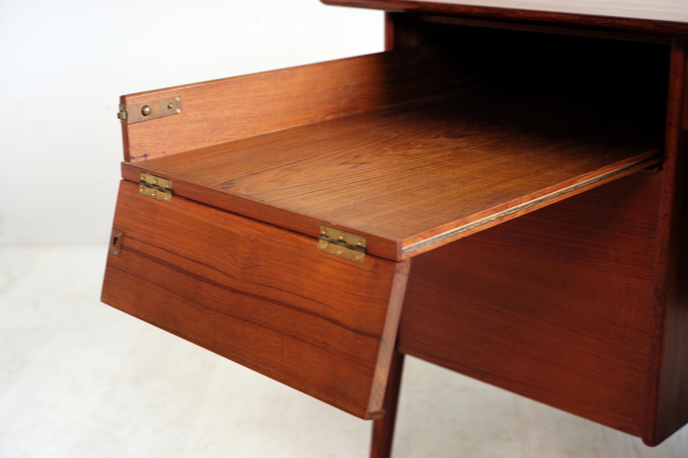 Svend A. Madsen Executive Teak Desk, Sigurd Hansen, Denmark, 1950 4