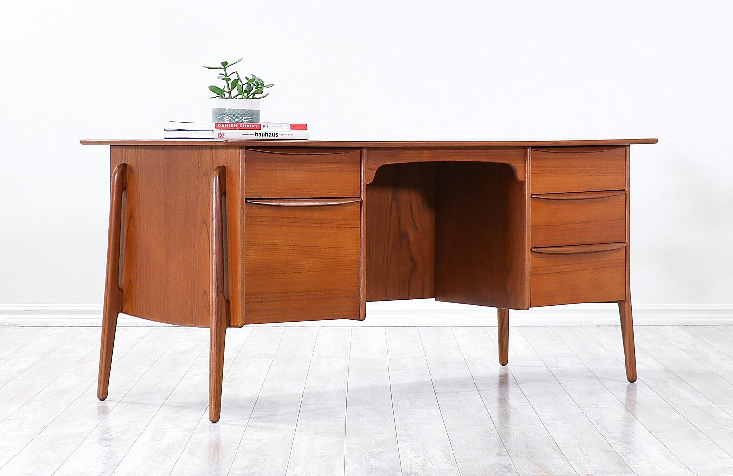 Mid-Century Modern Svend a. Madsen Executive Teak Desk with Bookcase for Sigurd Hansen