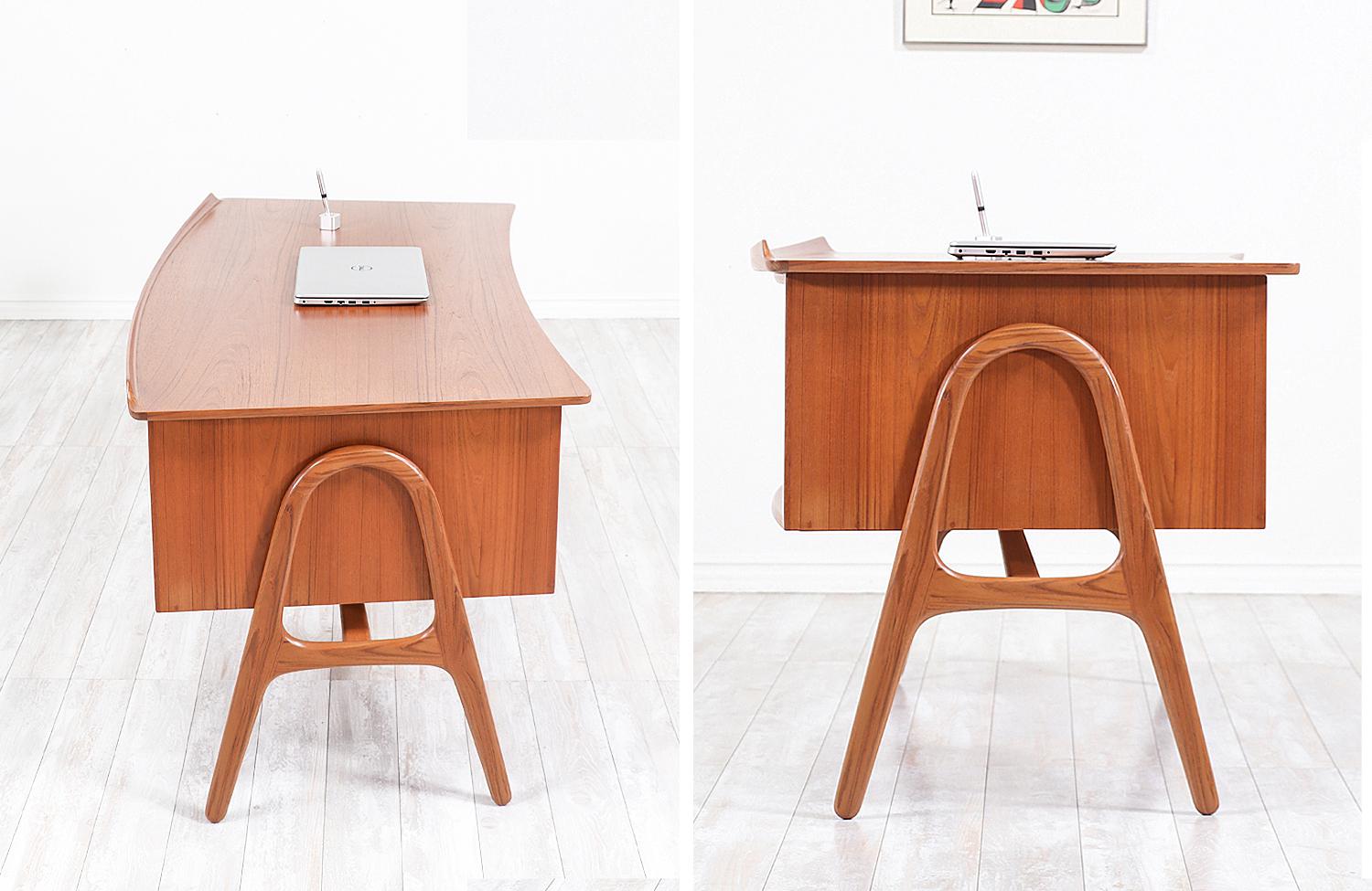 Svend A. Madsen Executive Teak Desk with Bookshelf for H.P. Hansen 3