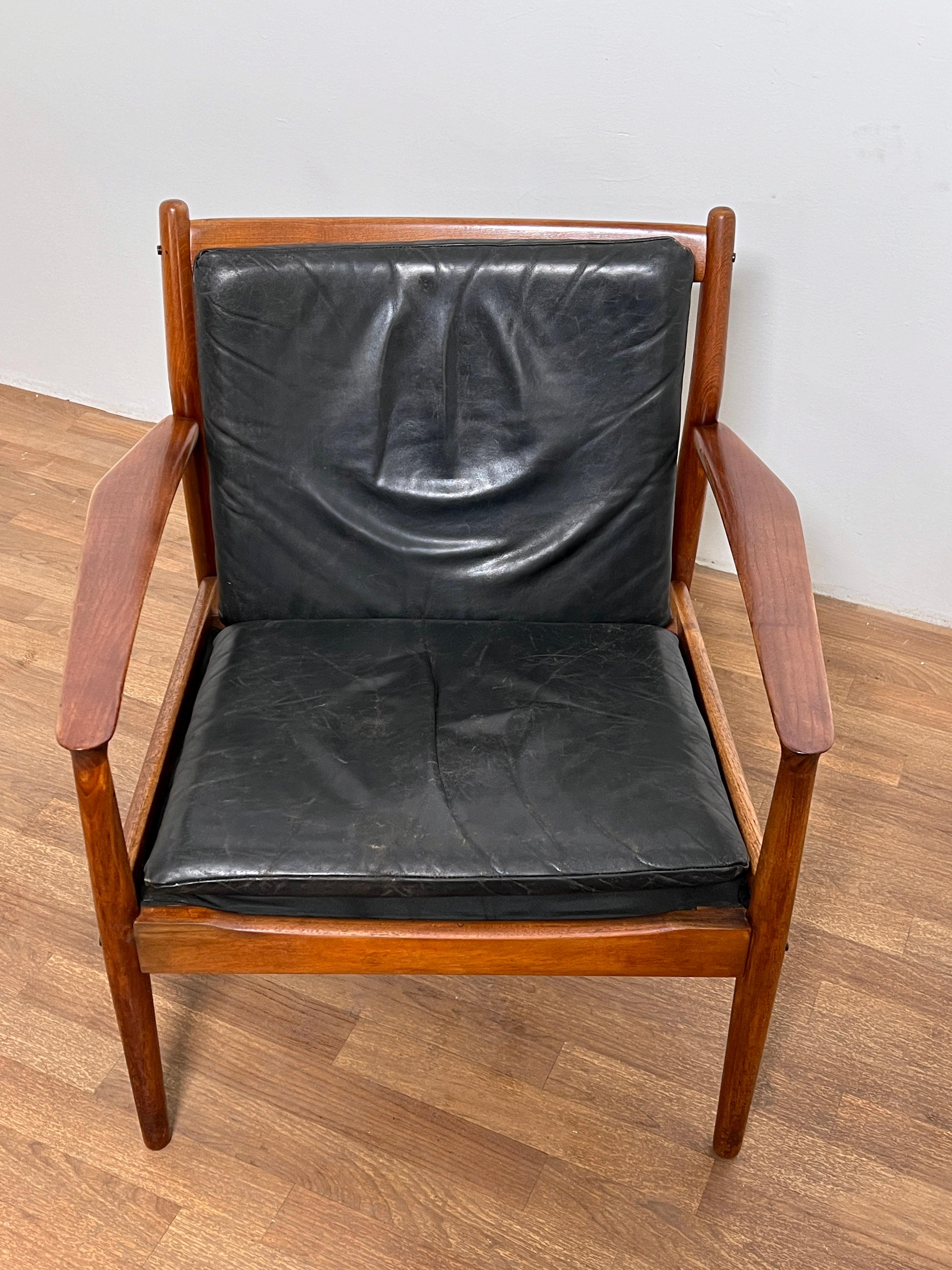 Mid-20th Century Svend Aage Eriksen for Glostrup Danish Teak and Leather Lounge Chair Circa 1960s For Sale