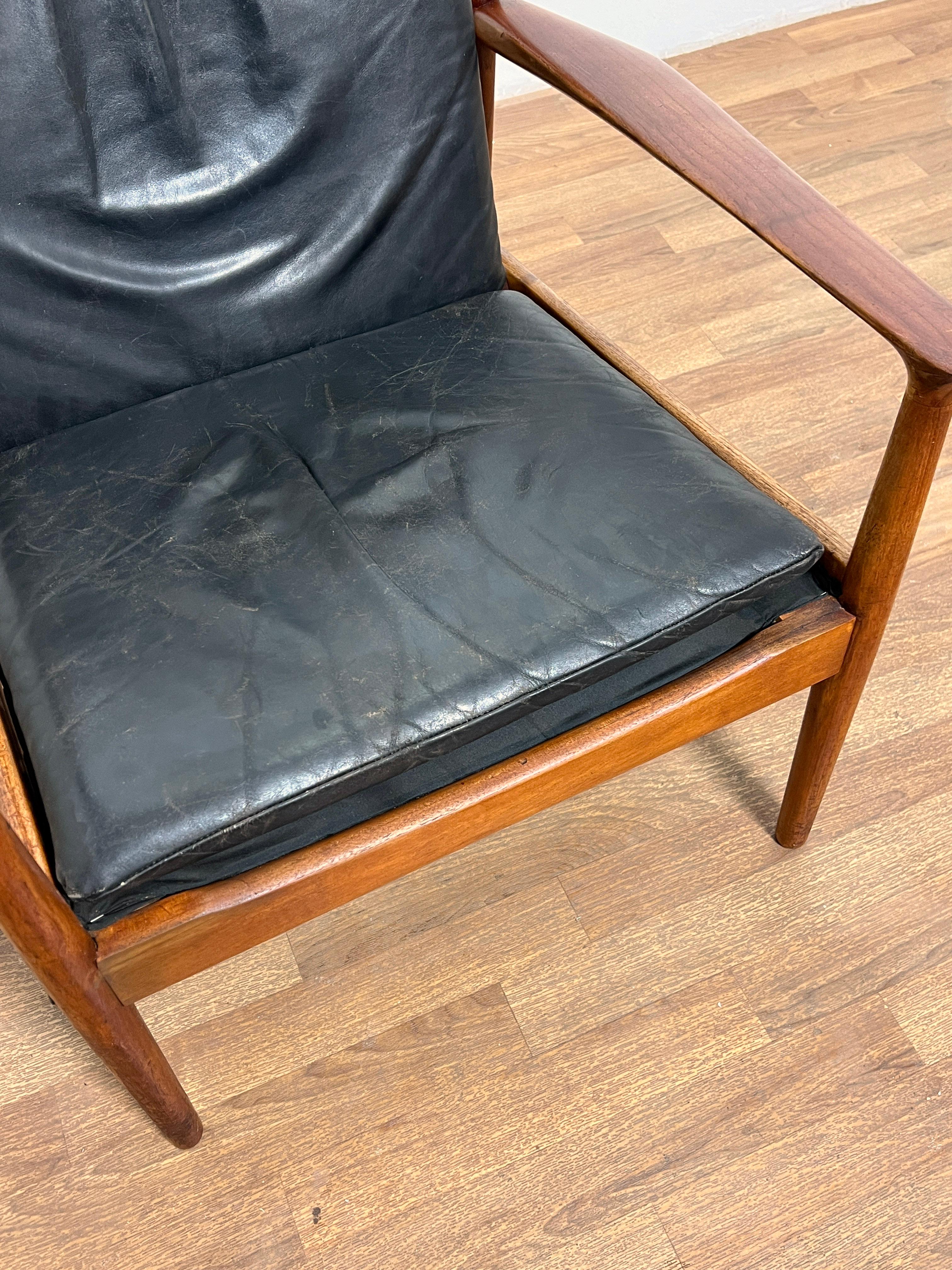 Svend Aage Eriksen for Glostrup Danish Teak and Leather Lounge Chair Circa 1960s For Sale 1