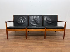 Svend Aage Eriksen für Glostrup Dänisches Dreisitzer-Sofa aus Teakholz und Leder Ca. 1960er Jahre