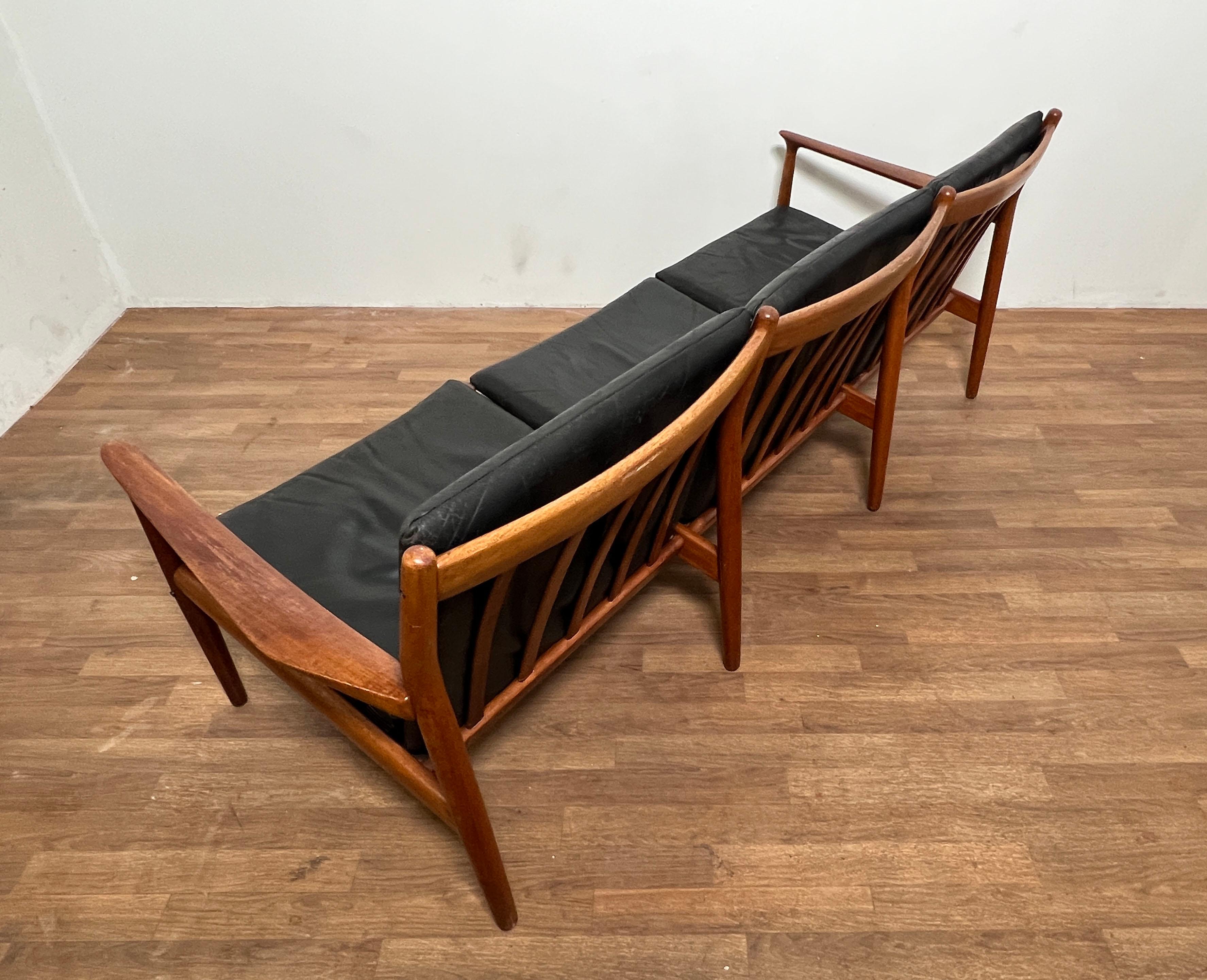 Svend Aage Eriksen for Glostrup Danish Teak & Leather Three Seat Sofa Ca. 1960s For Sale 1