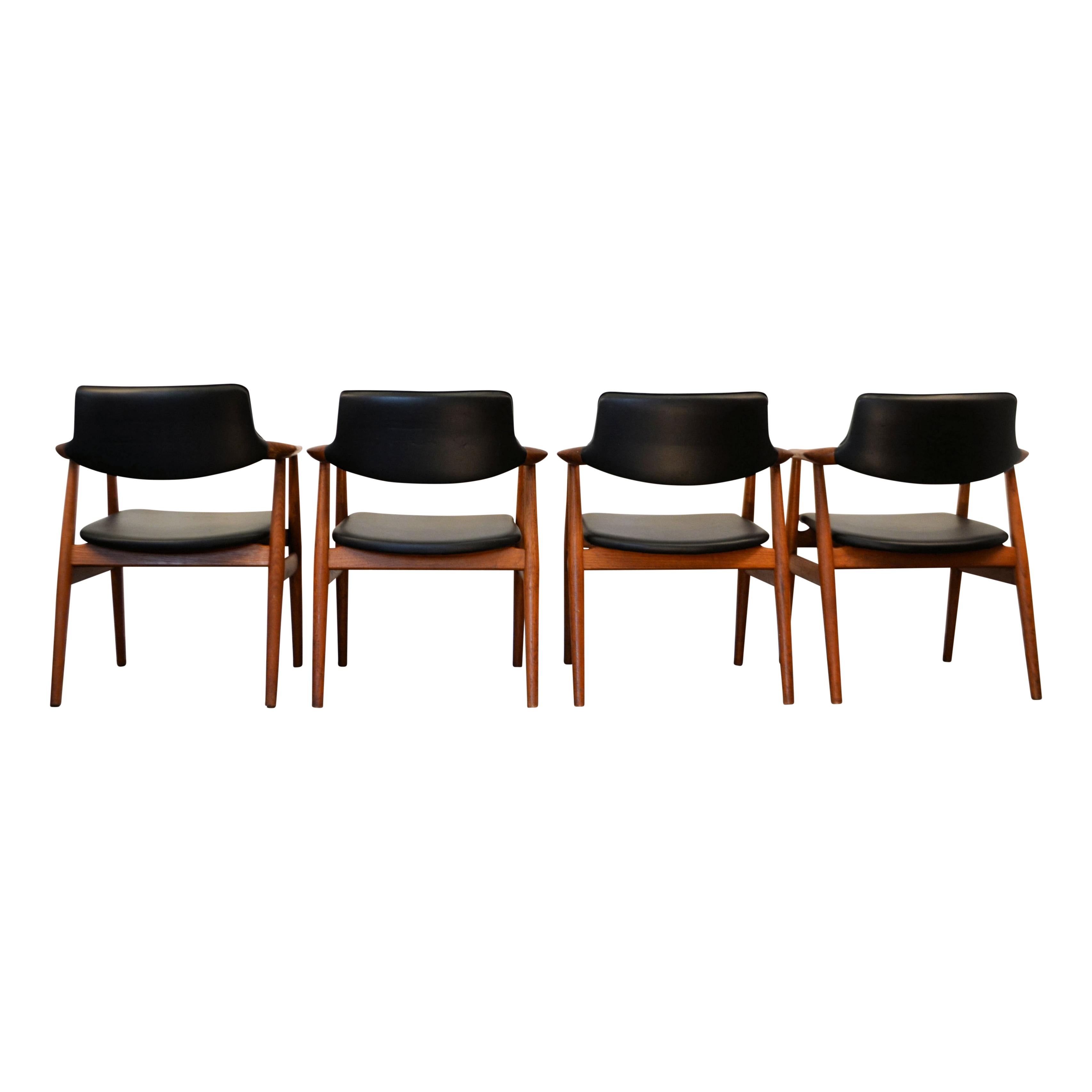 Svend Aage Eriksen Teak Armrest Chairs, Set of Four In Good Condition In Panningen, NL