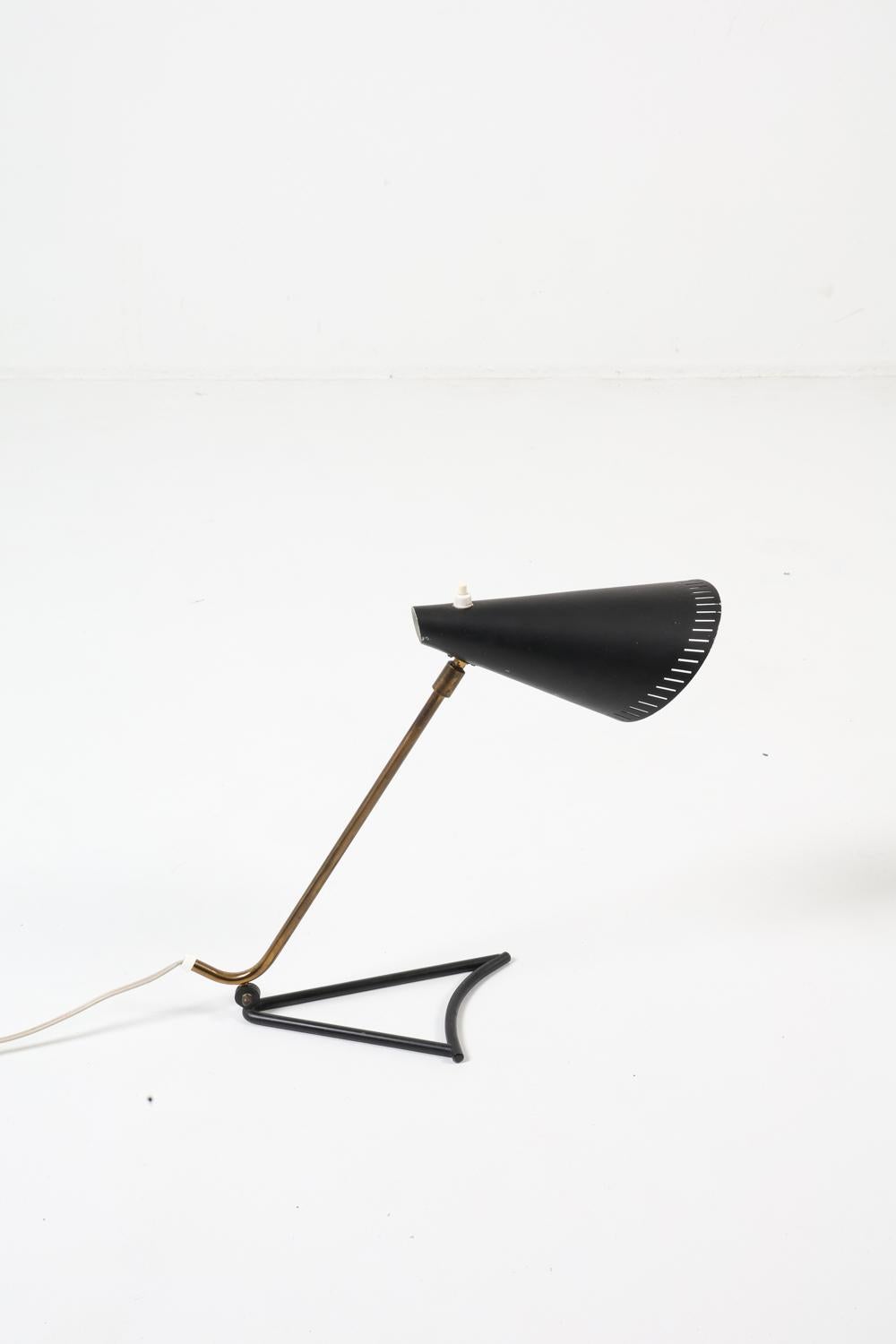 Svend Aage Holm Sorensen Danish Table Lamp, Circa 1950s In Good Condition For Sale In Norwalk, CT