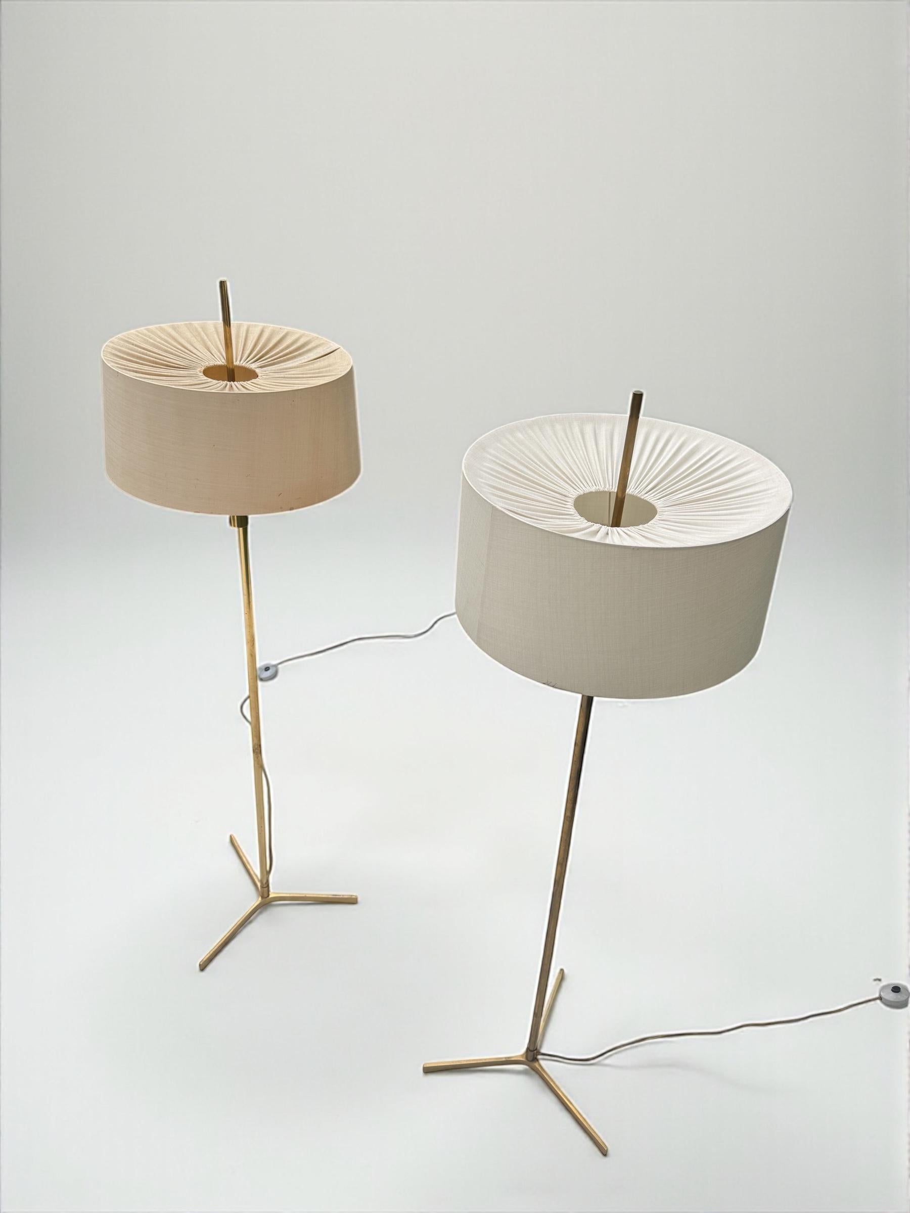 Mid-Century Modern Svend Aage Holm-Sorensen Pair of Brass Floor Lamps, Denmark 1950's For Sale