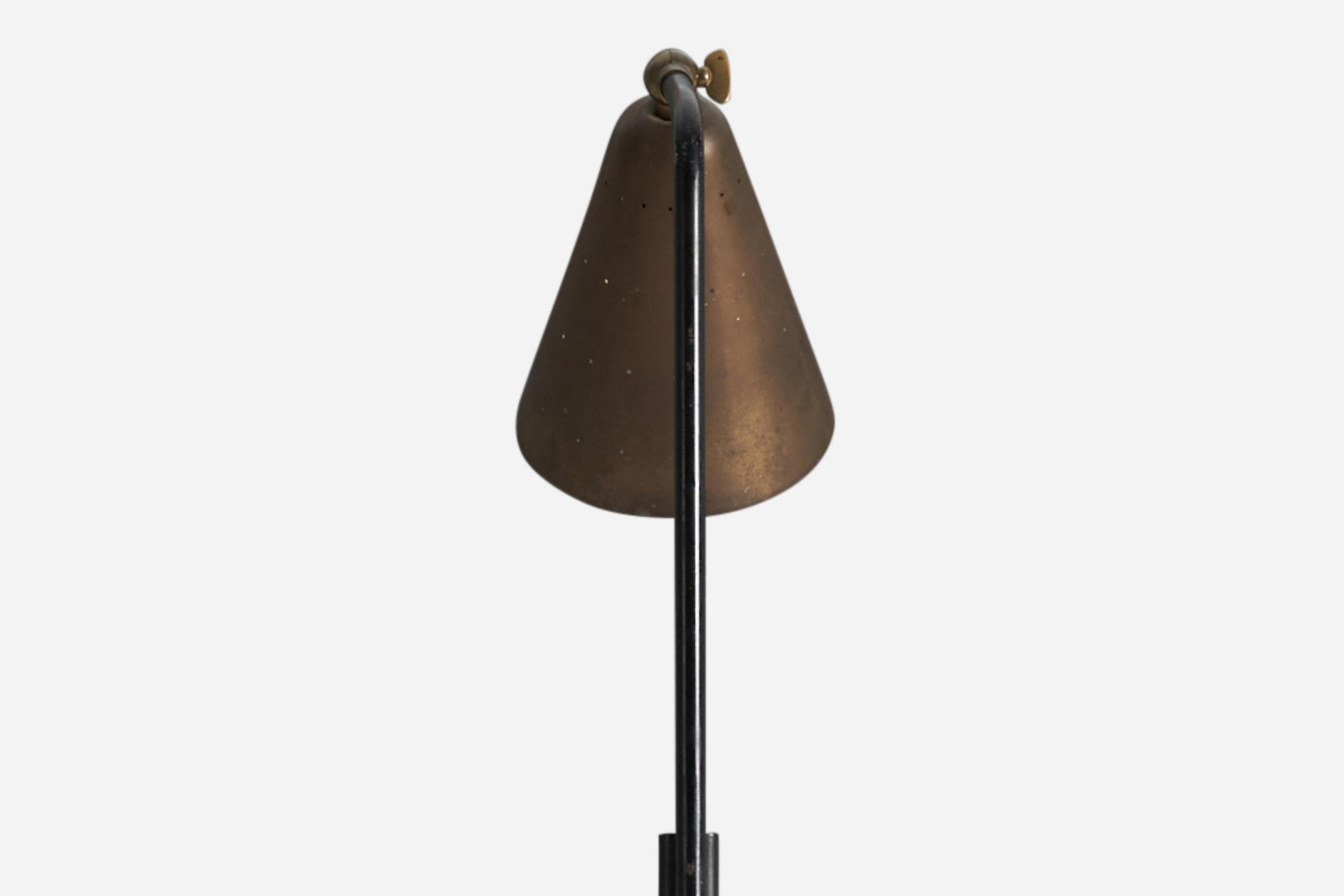 Mid-Century Modern Svend Aage Holm Sørensen, Adjustable Table Lamp, Brass, Metal, Denmark, 1950s For Sale