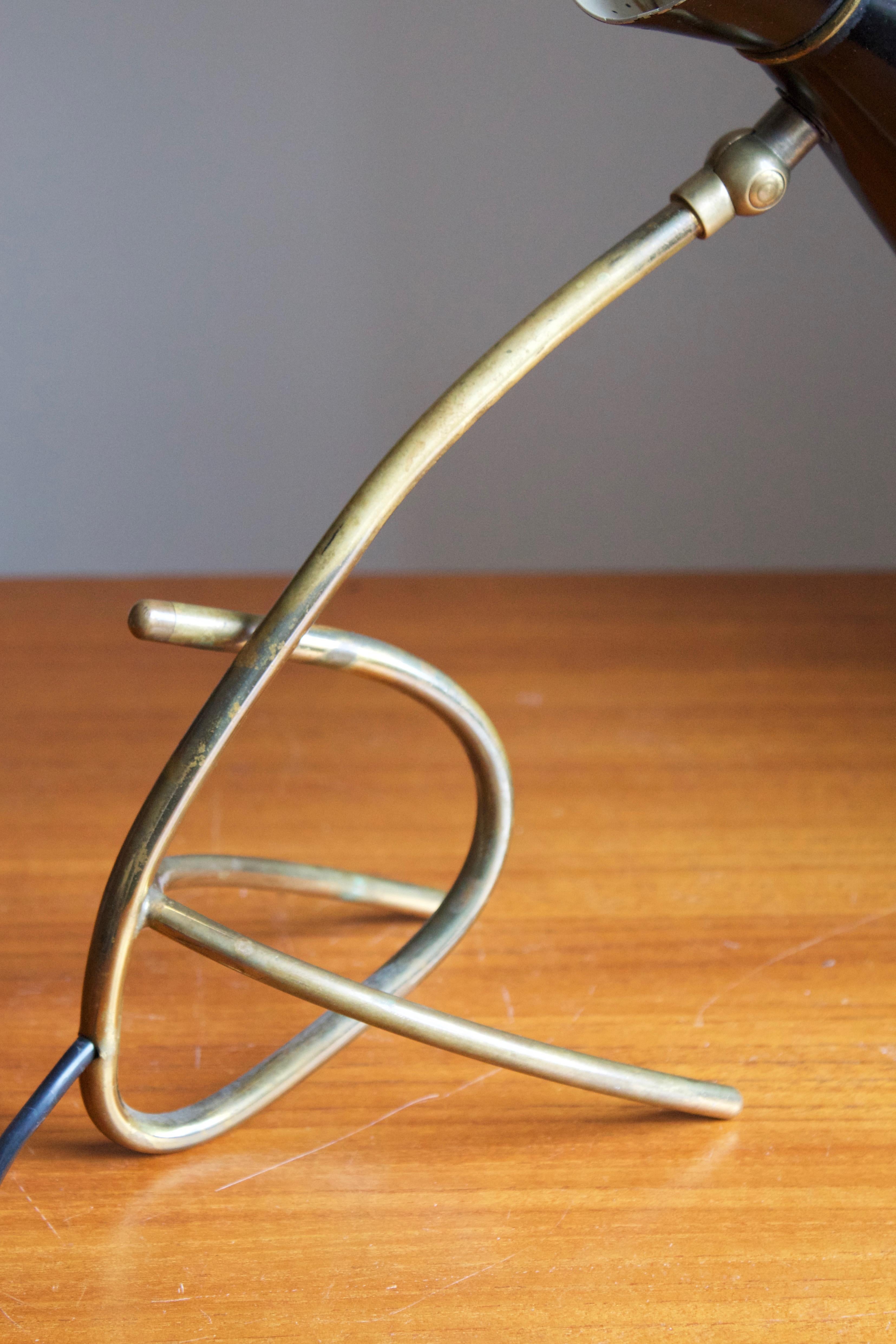 Svend Aage Holm Sørensen, Adjustable Table Lamp, Brass, Metal, Denmark, 1950s In Good Condition In High Point, NC