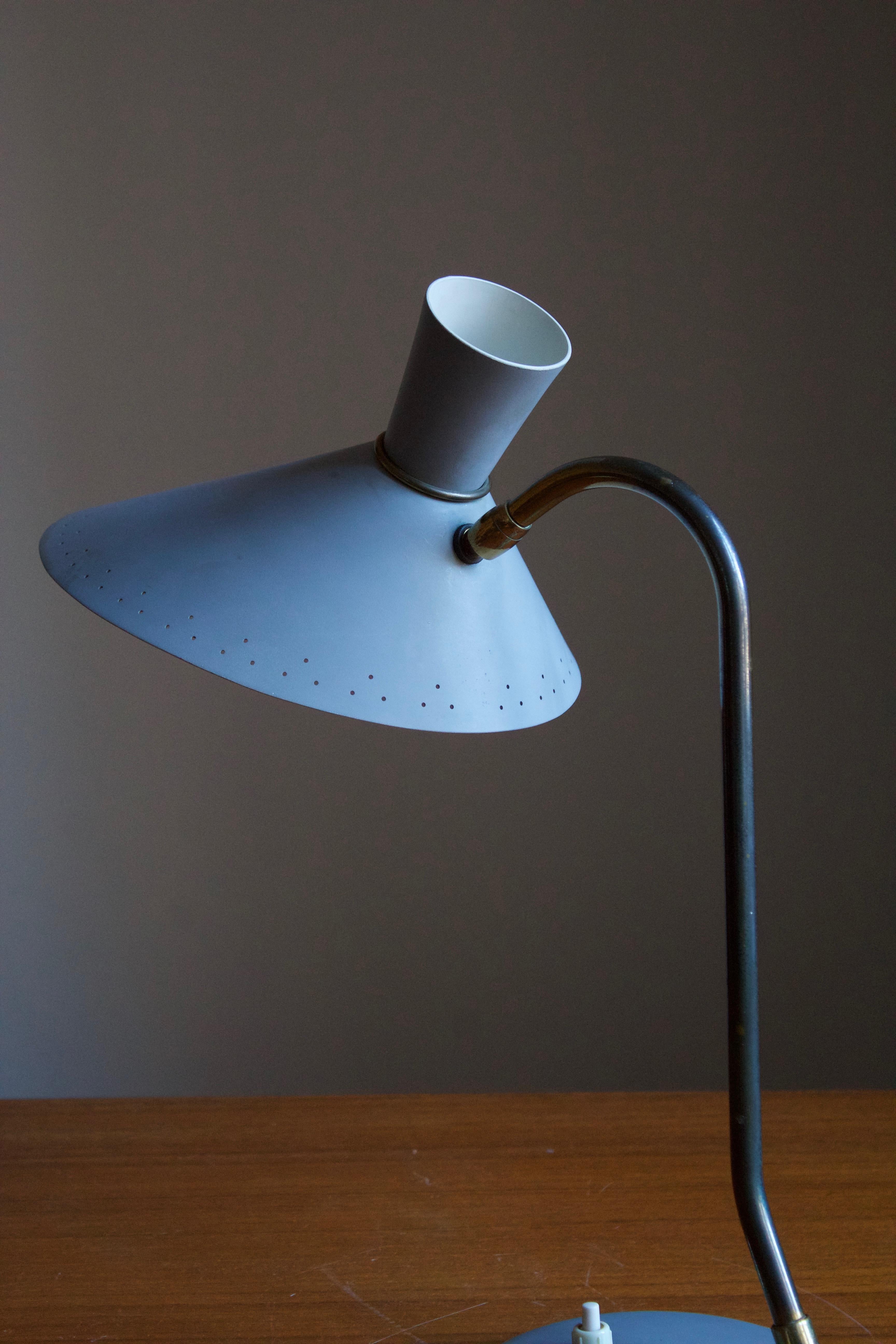 Svend Aage Holm Sørensen, Adjustable Table Lamp, Brass, Metal, Denmark, 1950s In Good Condition In High Point, NC
