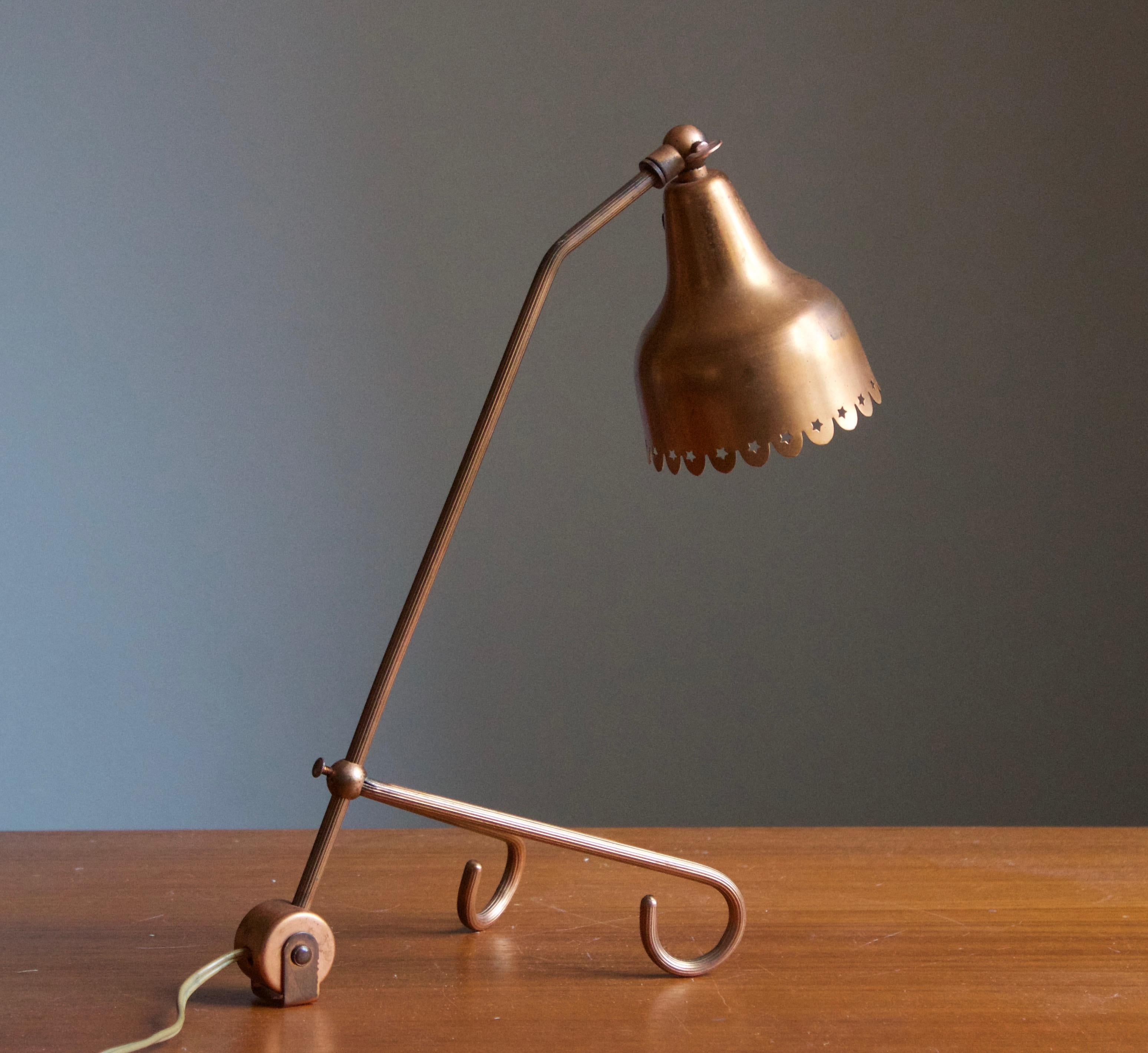 Svend Aage Holm Sørensen, Adjustable Table Lamp, Copper, Denmark, 1950s In Good Condition In High Point, NC