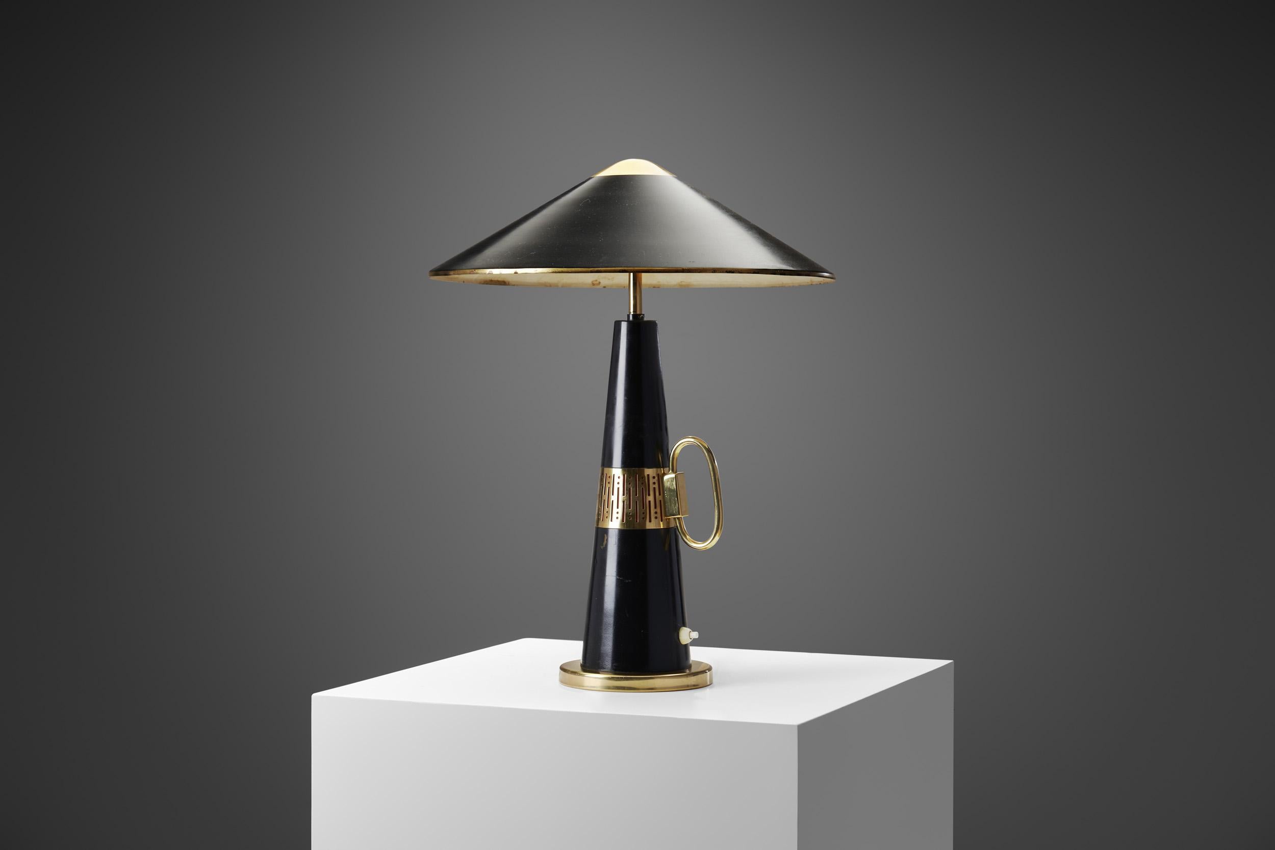 Svend Aage Holm Sørensen 'Attributed' Model “8208” Lamp, Sweden, 1950s In Good Condition For Sale In Utrecht, NL