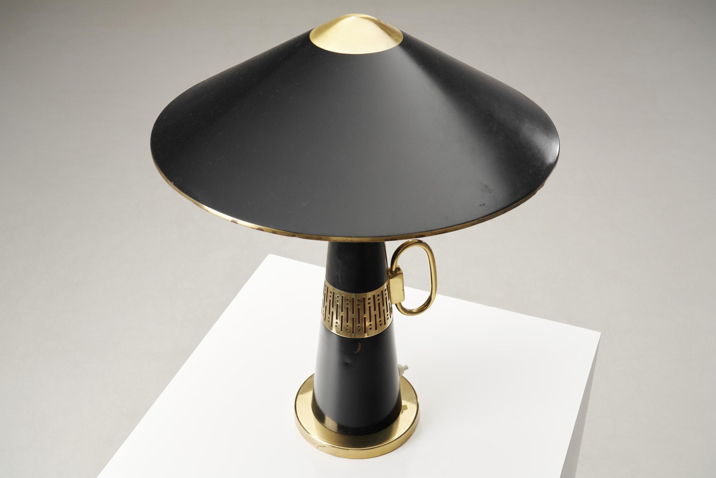 Svend Aage Holm Sørensen 'Attributed' Model “8208” Lamp, Sweden, 1950s For Sale 1